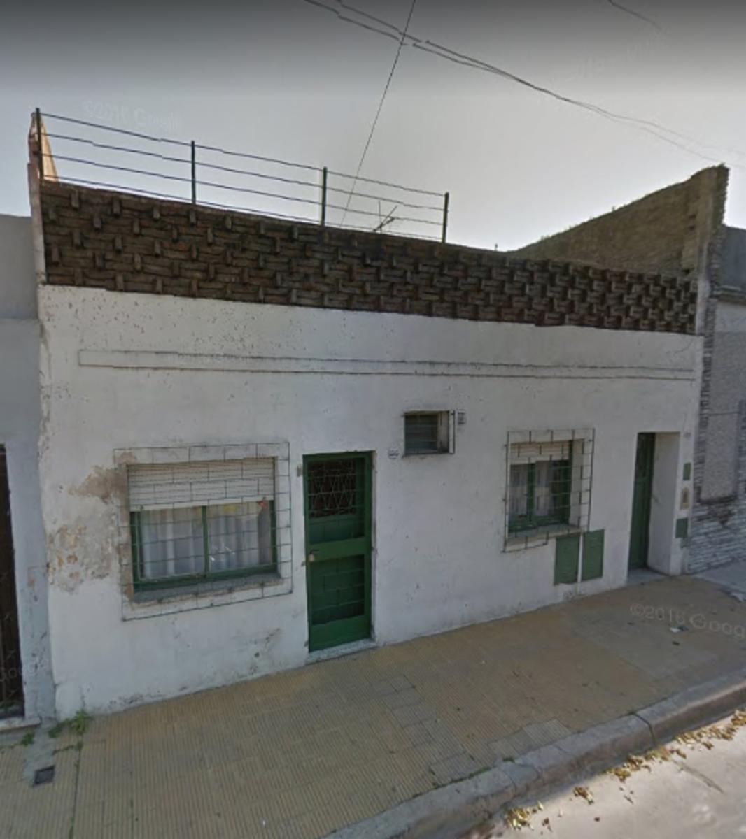 PH en venta, 3 amb al fente con patio y terraza - Zona Pompeya