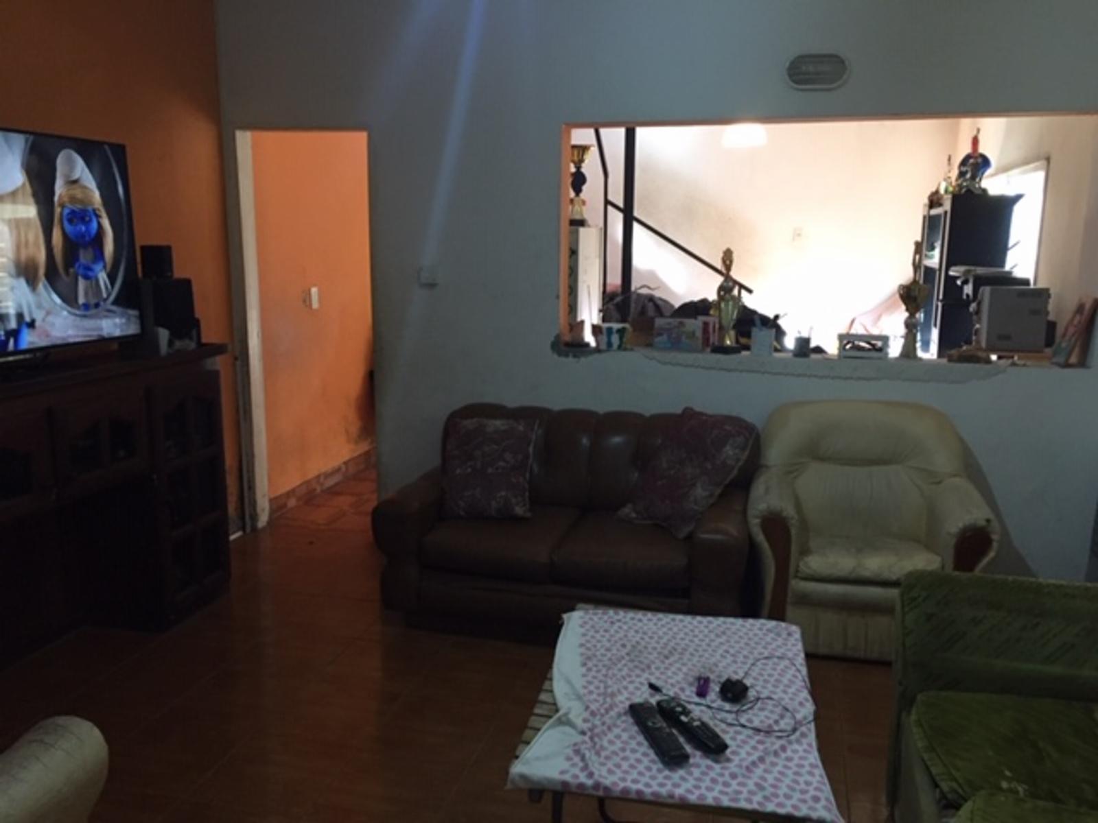 PH 4 ambientes contrafrente con entrada independiente, patio y terraza, zona Pompeya — foto 2