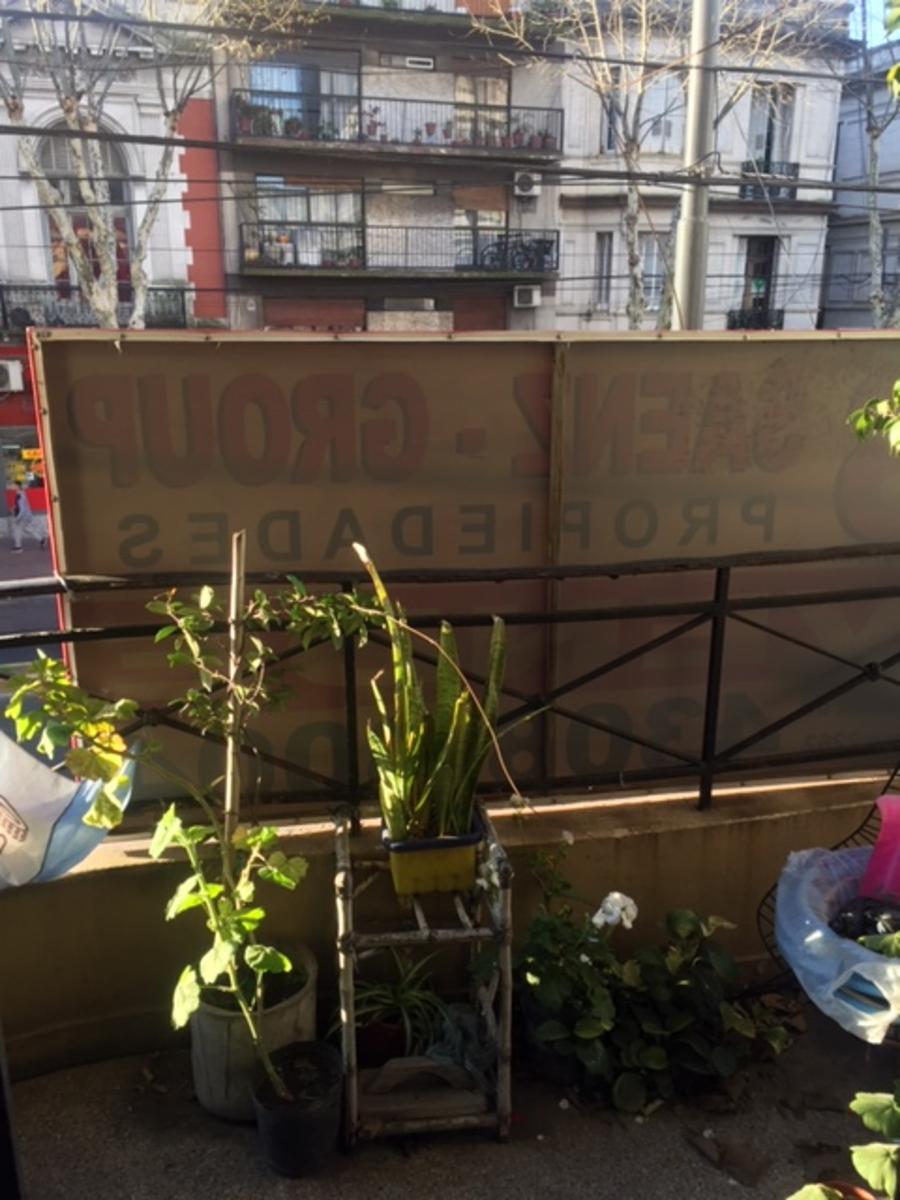 Departamento 3 ambientes al frente con balcón, zona Parque Patricios - 3