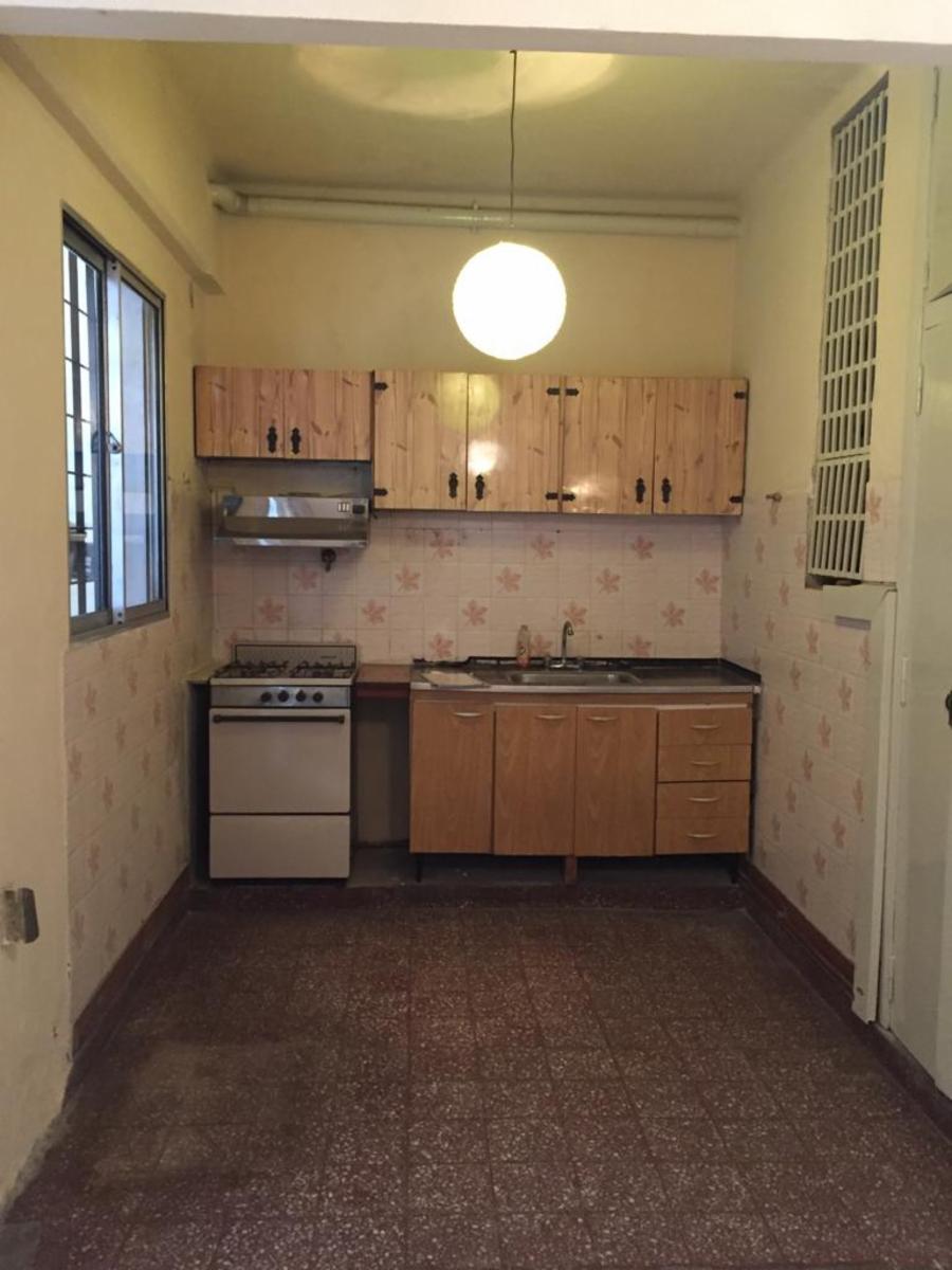 PH 3 ambientes con patio, zona Pompeya