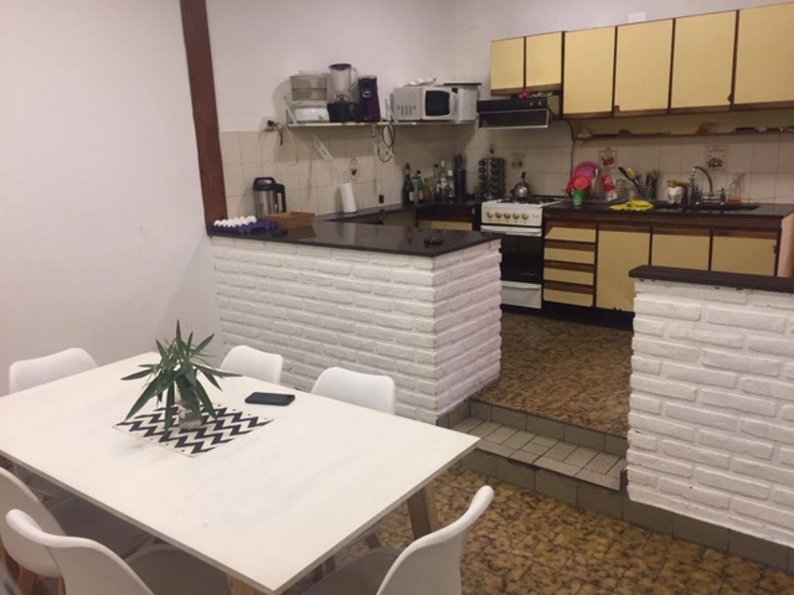 Excelente PH 5 amb con entrada independiente, patio y terraza con quincho y parrilla, Parque Patricios - 13