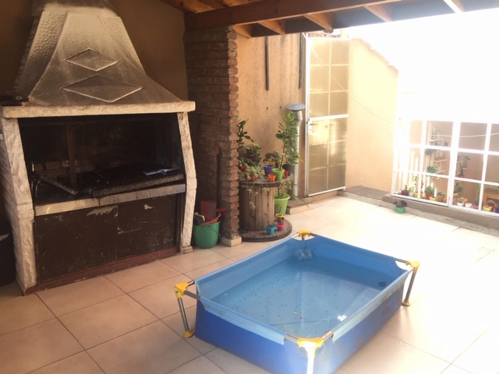Excelente PH 5 amb con entrada independiente, patio y terraza con quincho y parrilla, Parque Patricios - 15