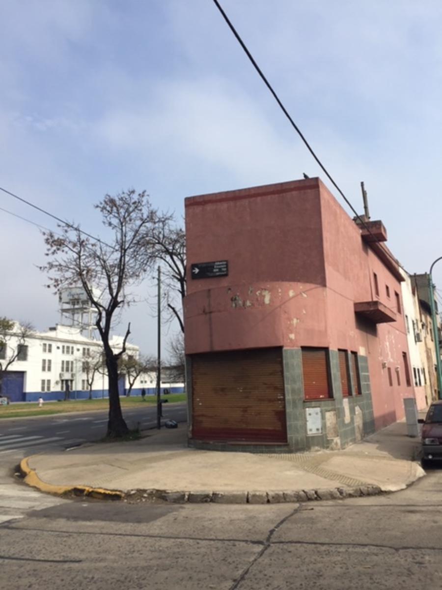 Depósito en venta, en 2 plantas - zona Pompeya - 1