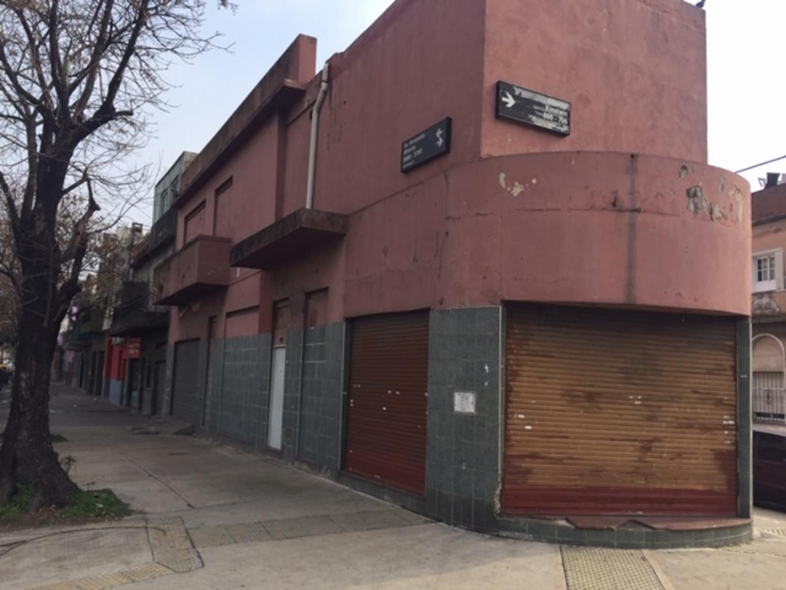Depósito en venta, en 2 plantas - zona Pompeya - 2