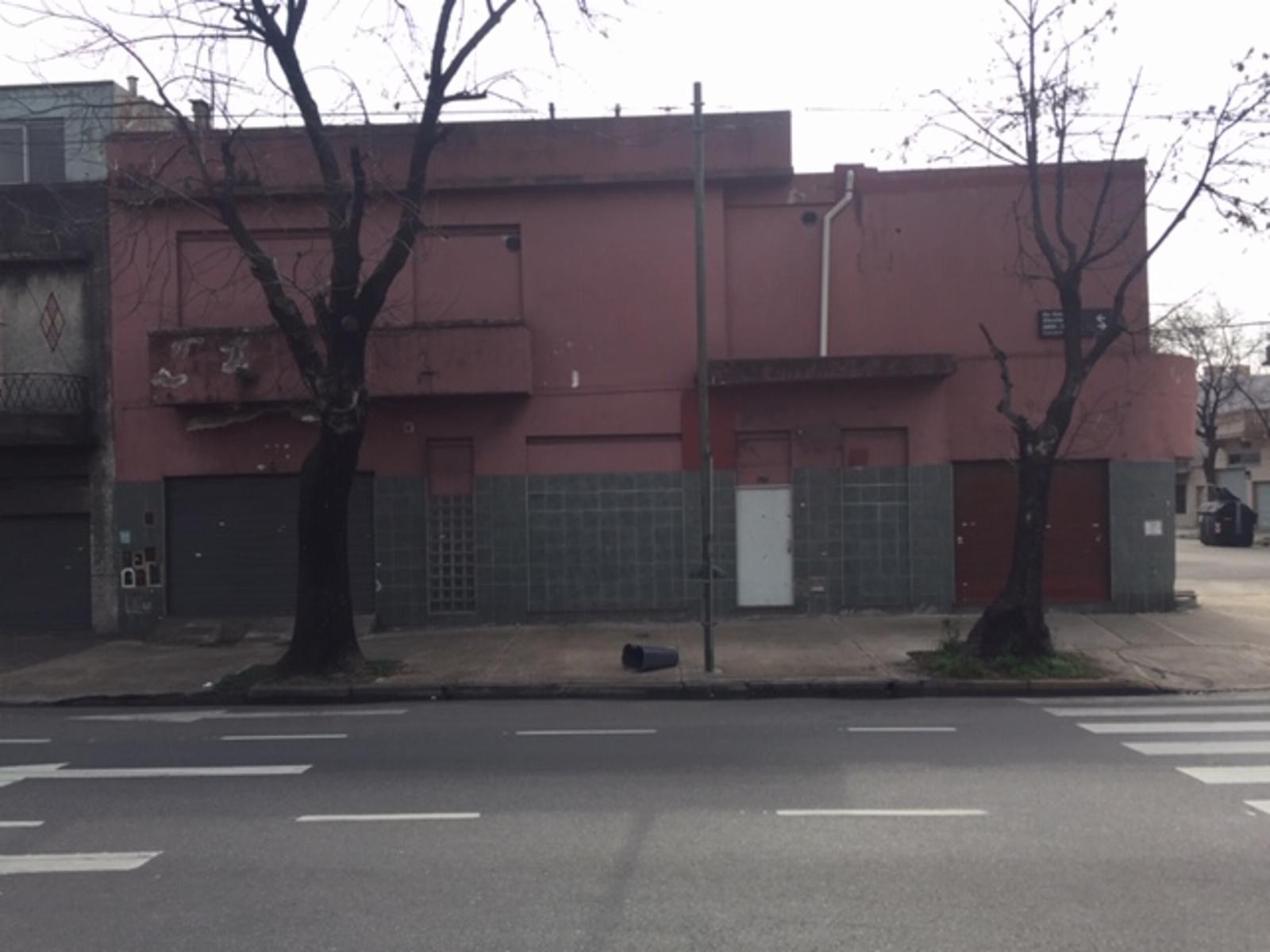 Depósito en venta, en 2 plantas - zona Pompeya - 3