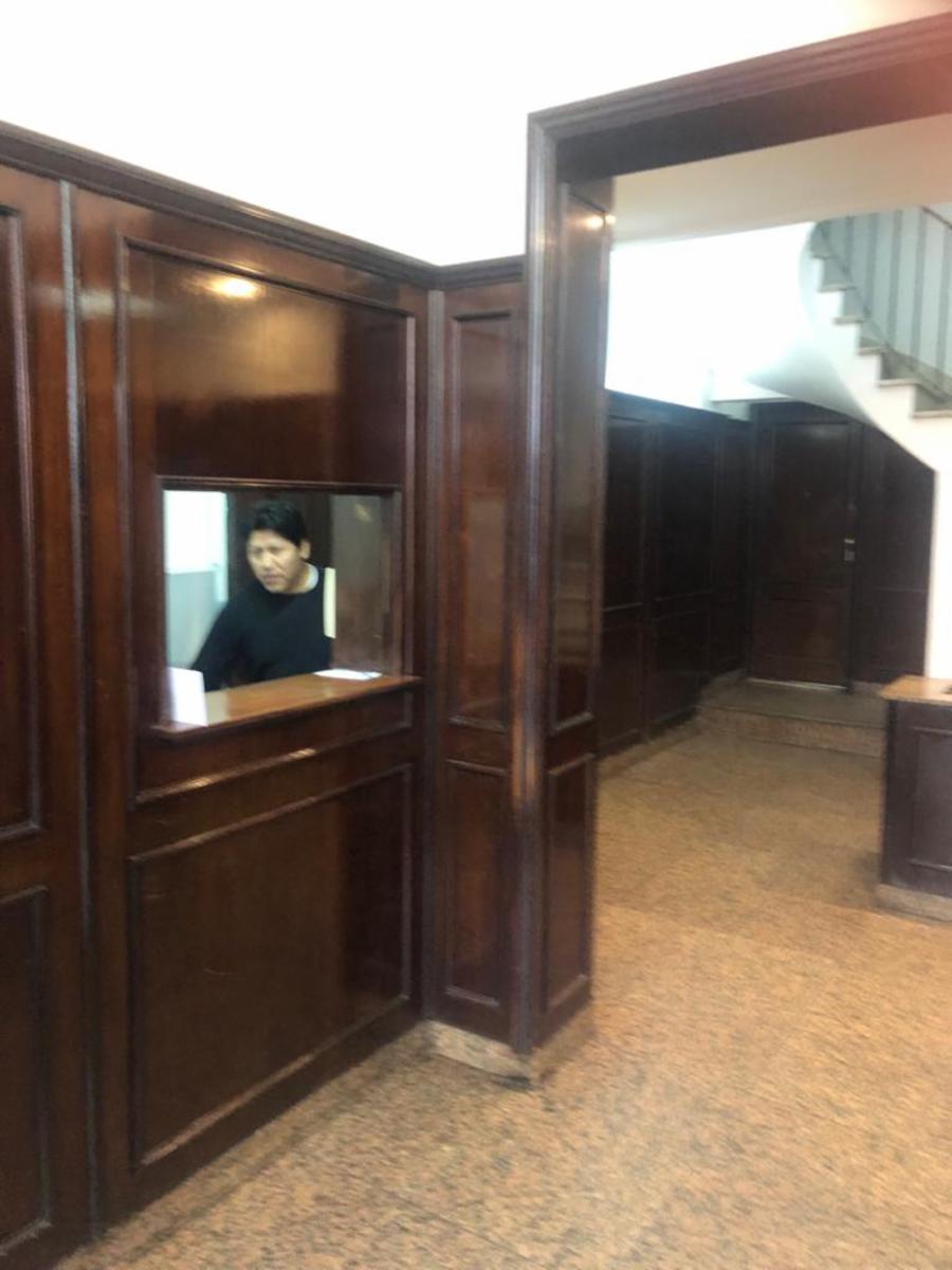 Oficina en venta. Calle Viamonte 1500. Tribunales. — foto 2