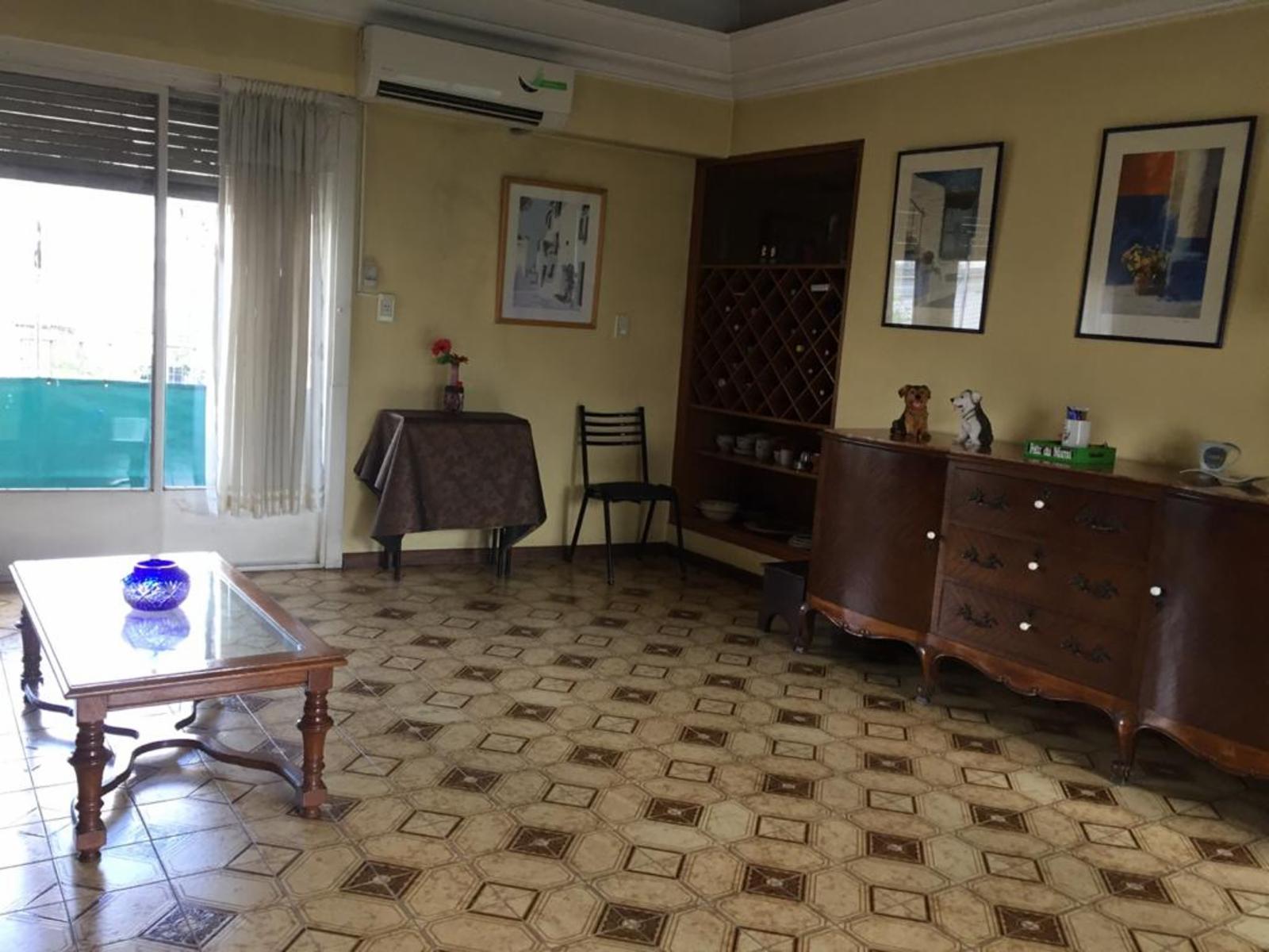 VENTA PH CON ENTRADA INDEPENDIENTE, 4 AMB. TERRAZA 235 MTS. SIN EXPENSAS.