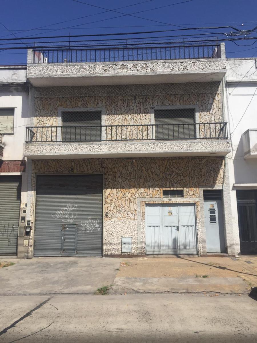 Galpón/deposito con Vivienda de 4 Ambientes, 360 m2 totales. - 1