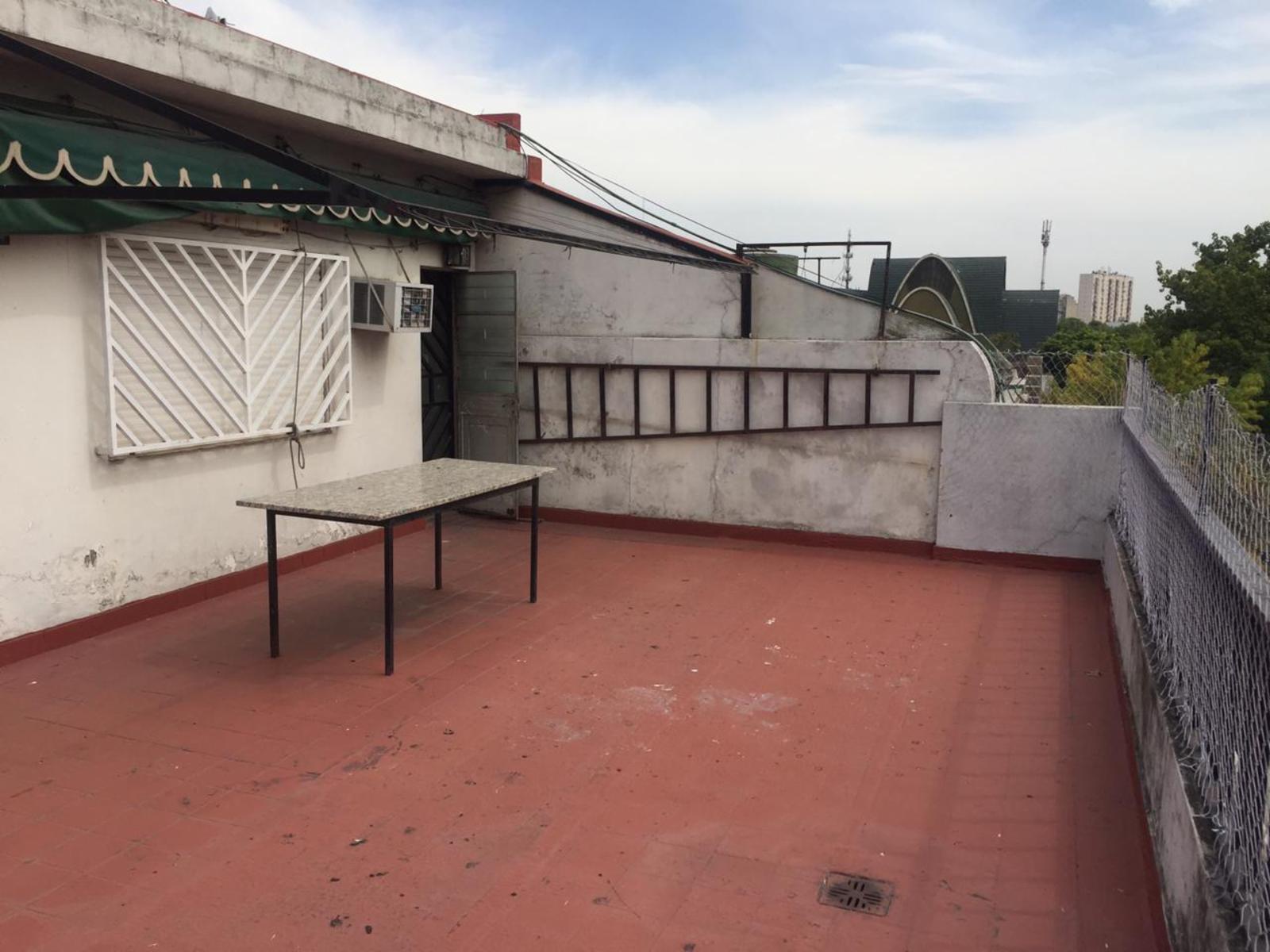 Galpón/deposito con Vivienda de 4 Ambientes, 360 m2 totales. - 16
