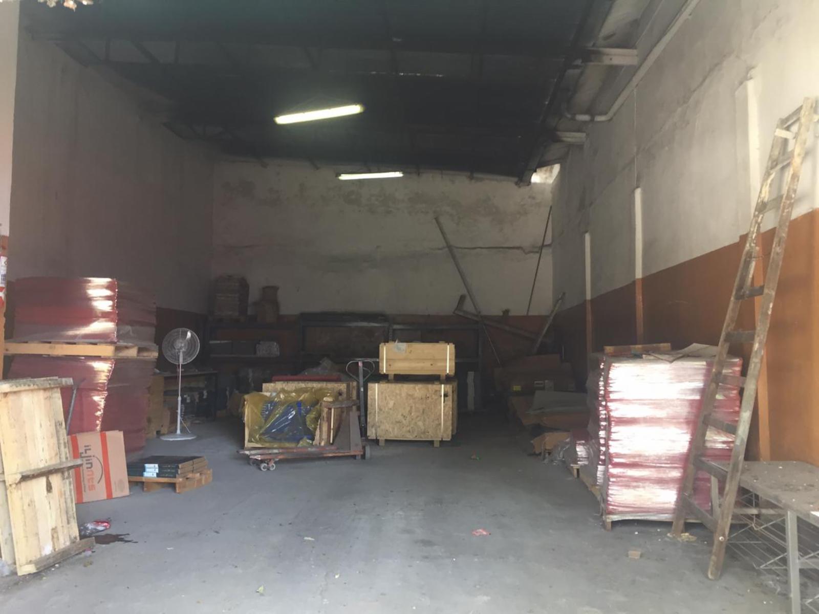 VENTA Deposito, Pompeya. 134 m2 totales. Pepiri esquina Av A. Alcorta. U$S 110.000. - 2