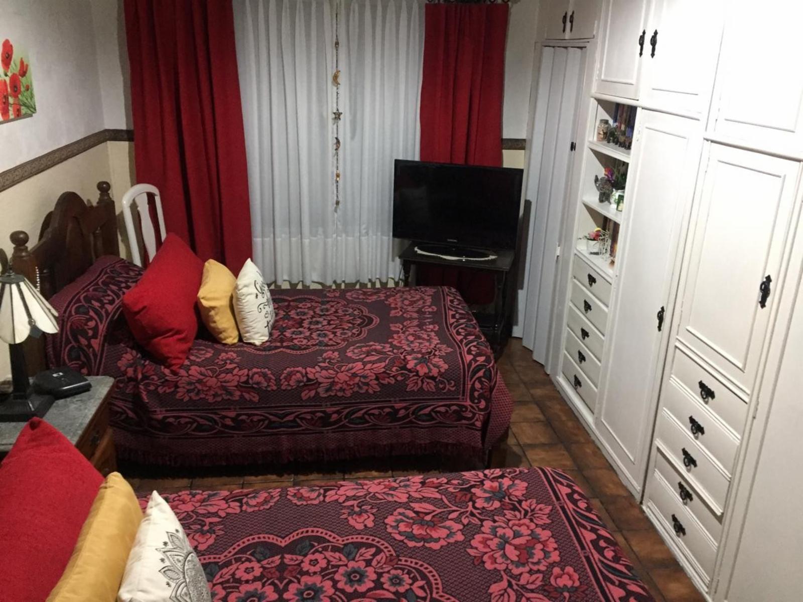 PH entrada independiente, 4 ambientes, 1 cuadra av Saenz. — foto 11
