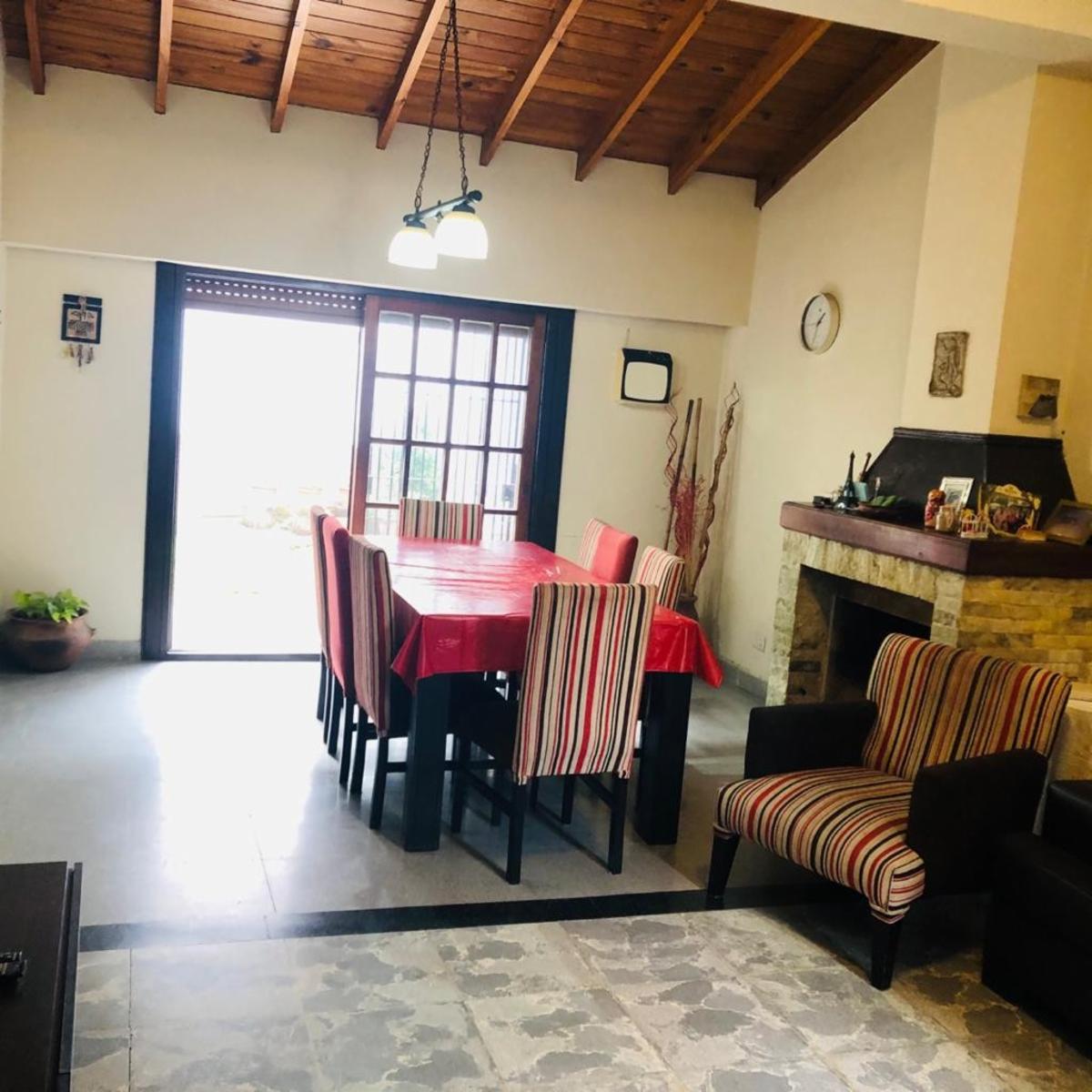Casa 7 ambientes. En lote propio de 8,12 x 35. Oportunidad — foto 3