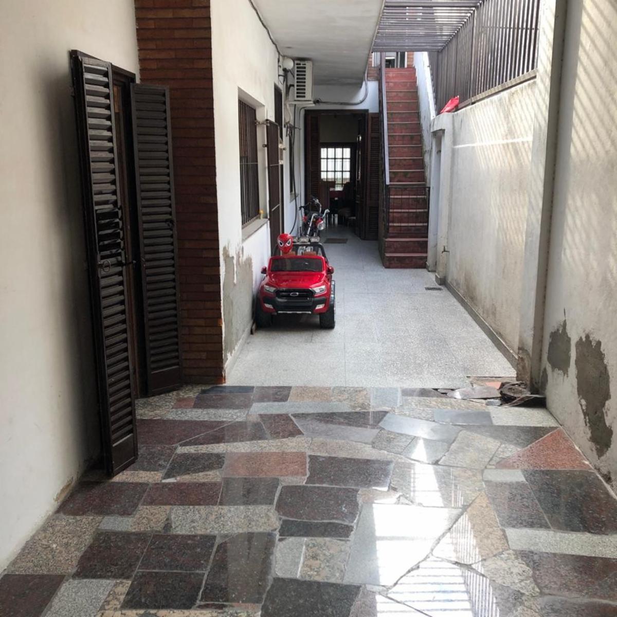 Casa 7 ambientes. En lote propio de 8,12 x 35. Oportunidad — foto 11