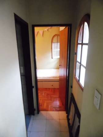 Casa con 3 Dtos. en block. Ideal 3 familias — foto 4