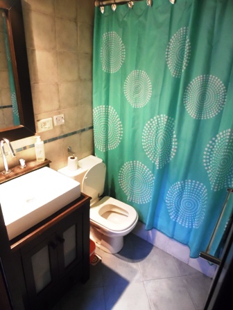 Casa con 3 Dtos. en block. Ideal 3 familias — foto 5