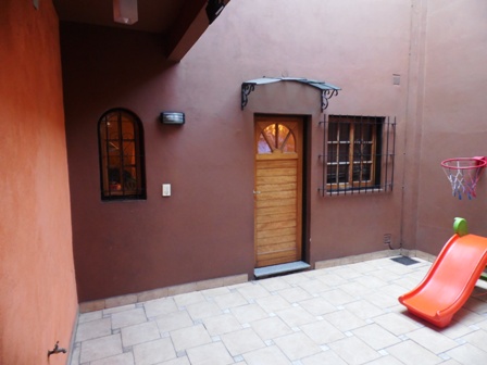 Casa con 3 Dtos. en block. Ideal 3 familias — foto 8