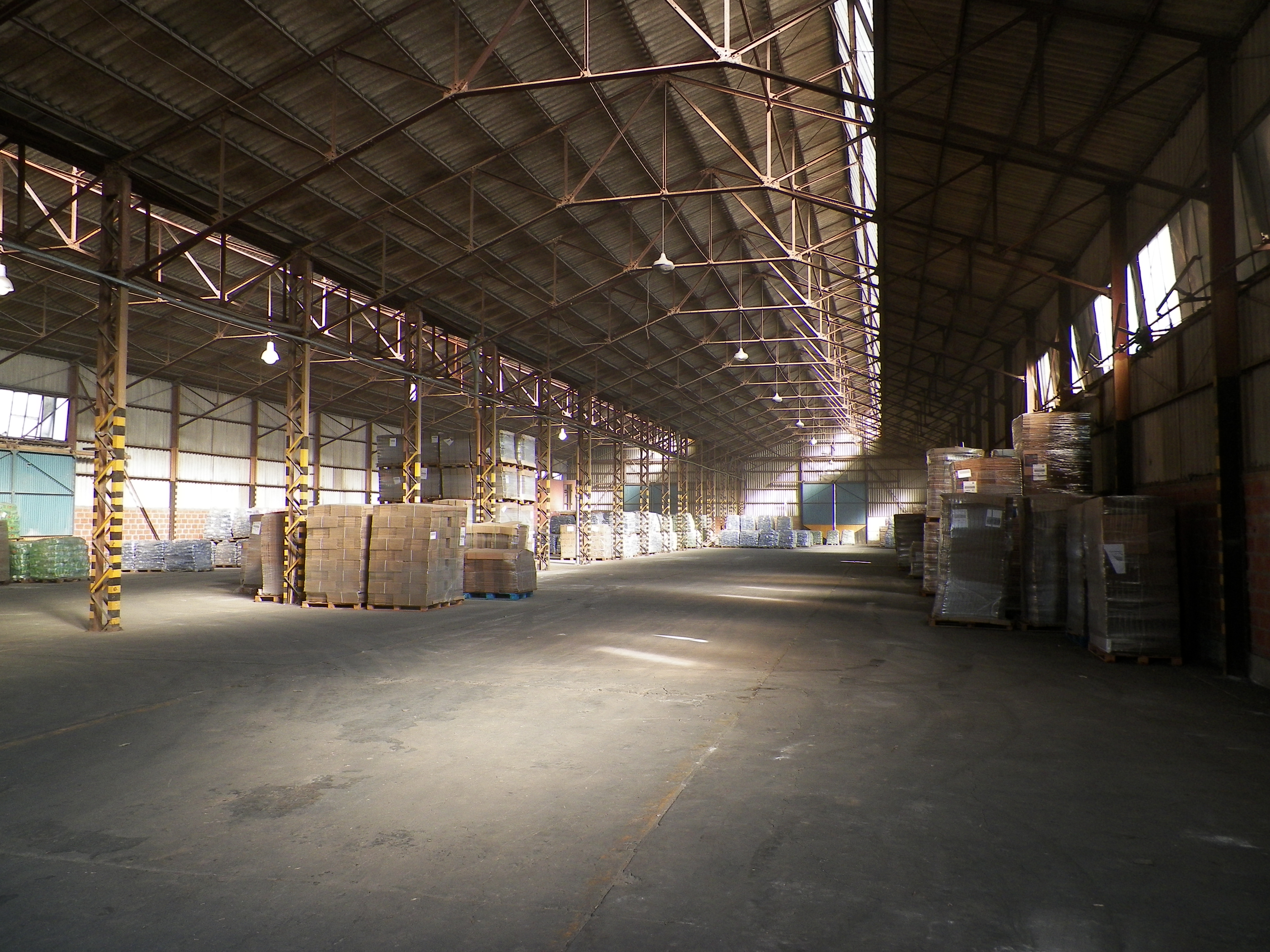 GALPON EN ALQUILER / PARQUE INDUSTRIAL Y TECNOLÓGICO DE QUILMES - 1