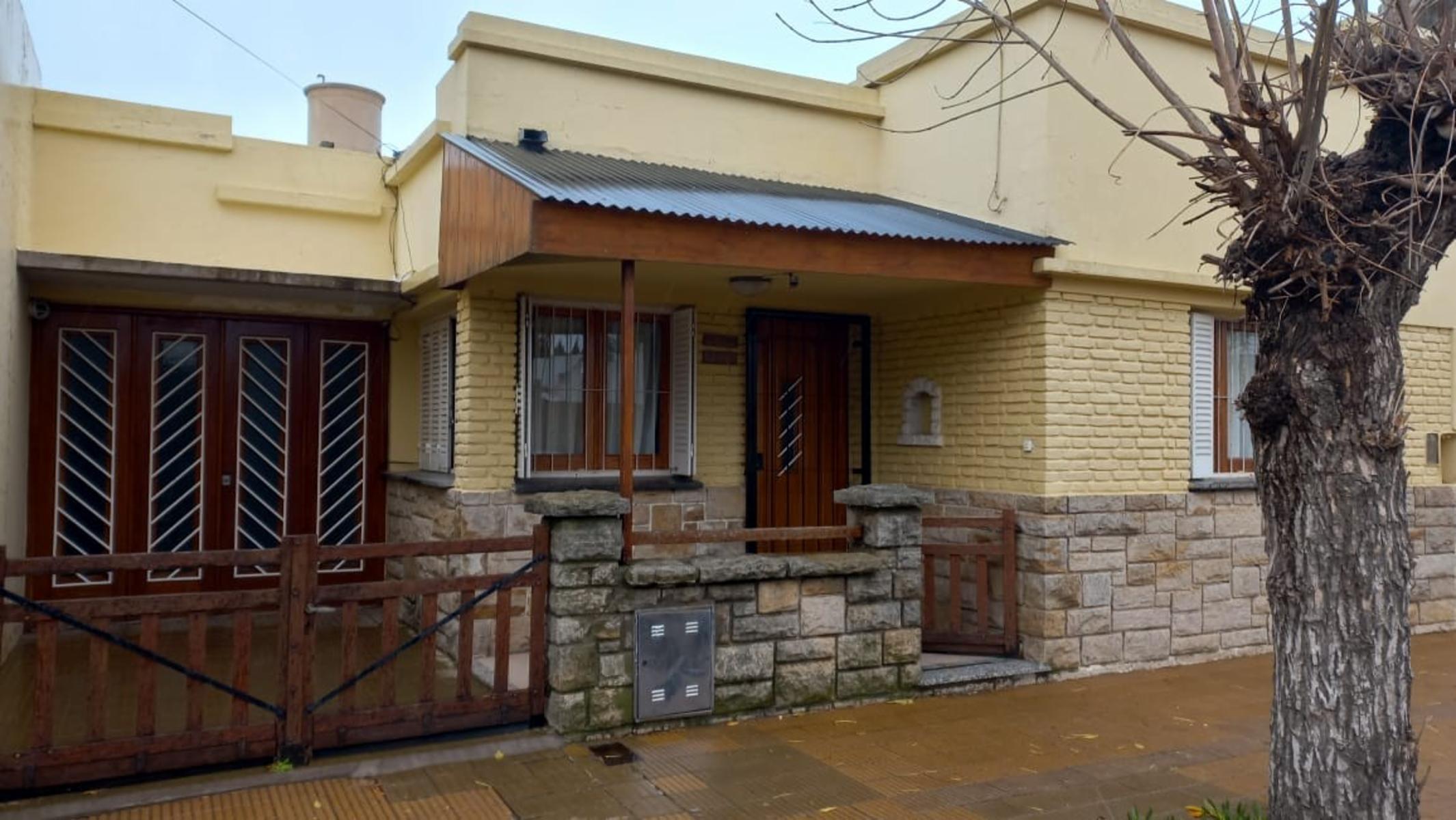 CASA Y UBICACIÓN EXCELENTE