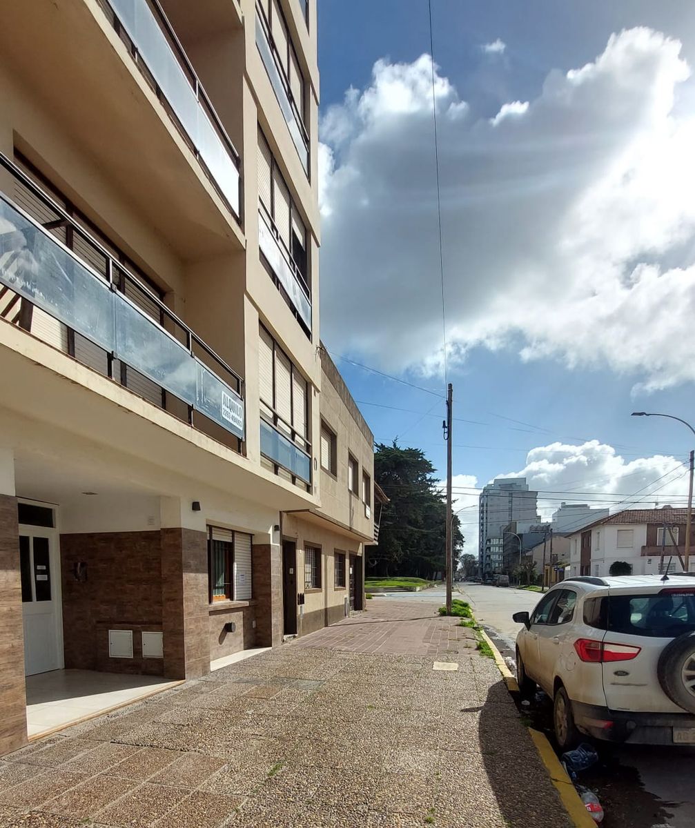 Departamento de un dormitorio a una cuadra del mar, frente al parque — foto 13