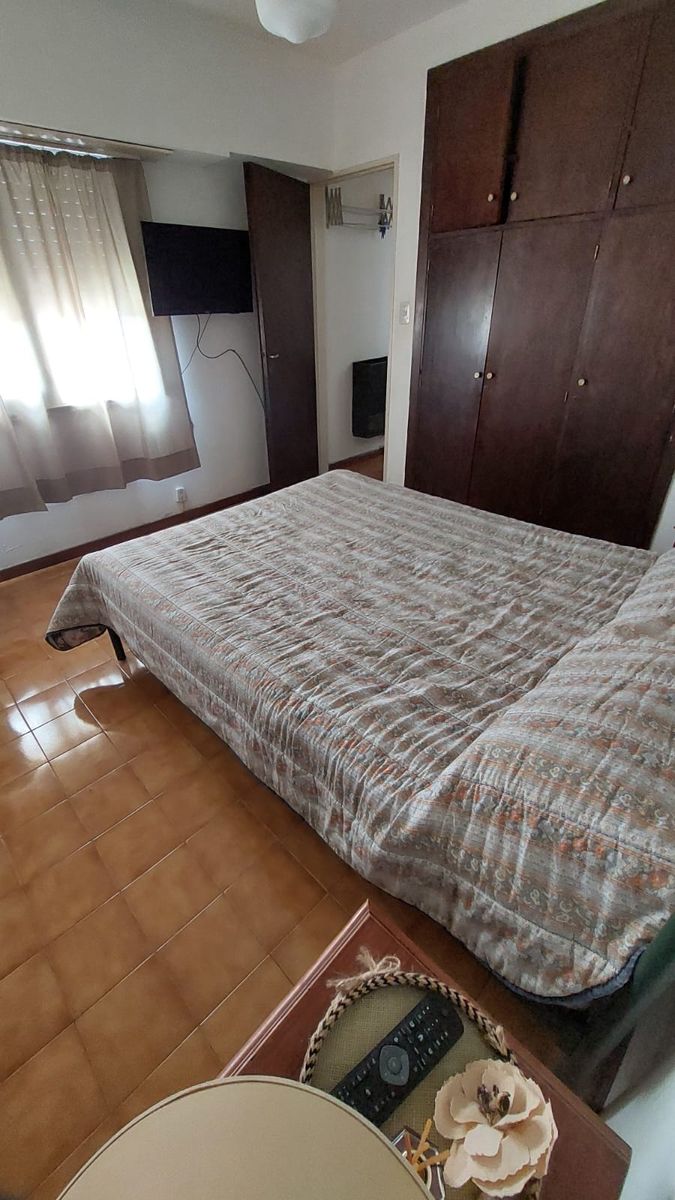 Departamento de un dormitorio a una cuadra del mar, frente al parque — foto 14