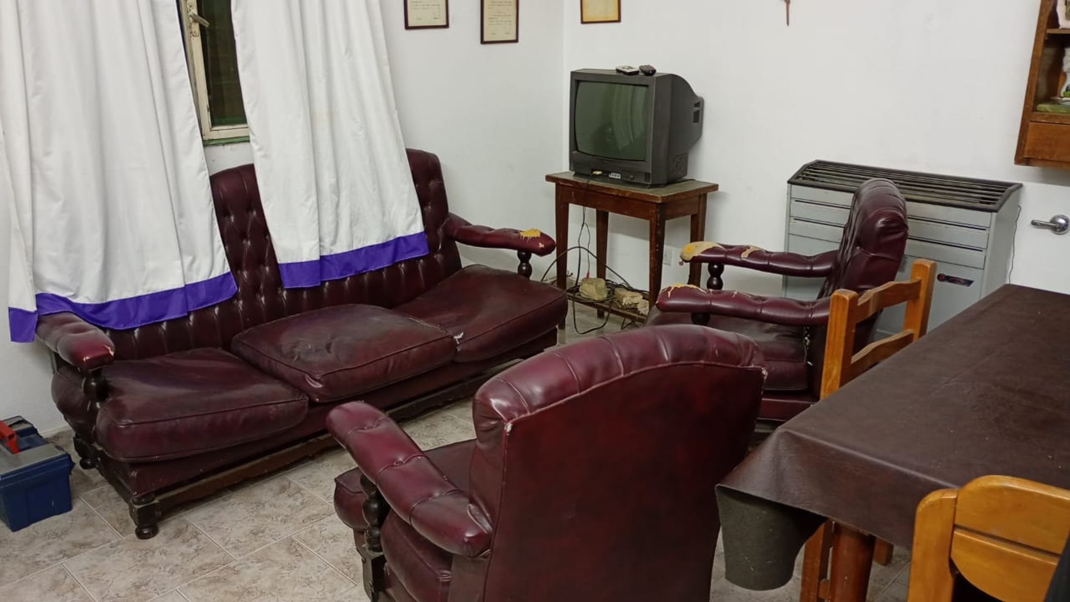 GRAN CASA CON 4 DORMITORIOS Y 2 BAÑOS EN BARRIO 9 DE JULIO — foto 3