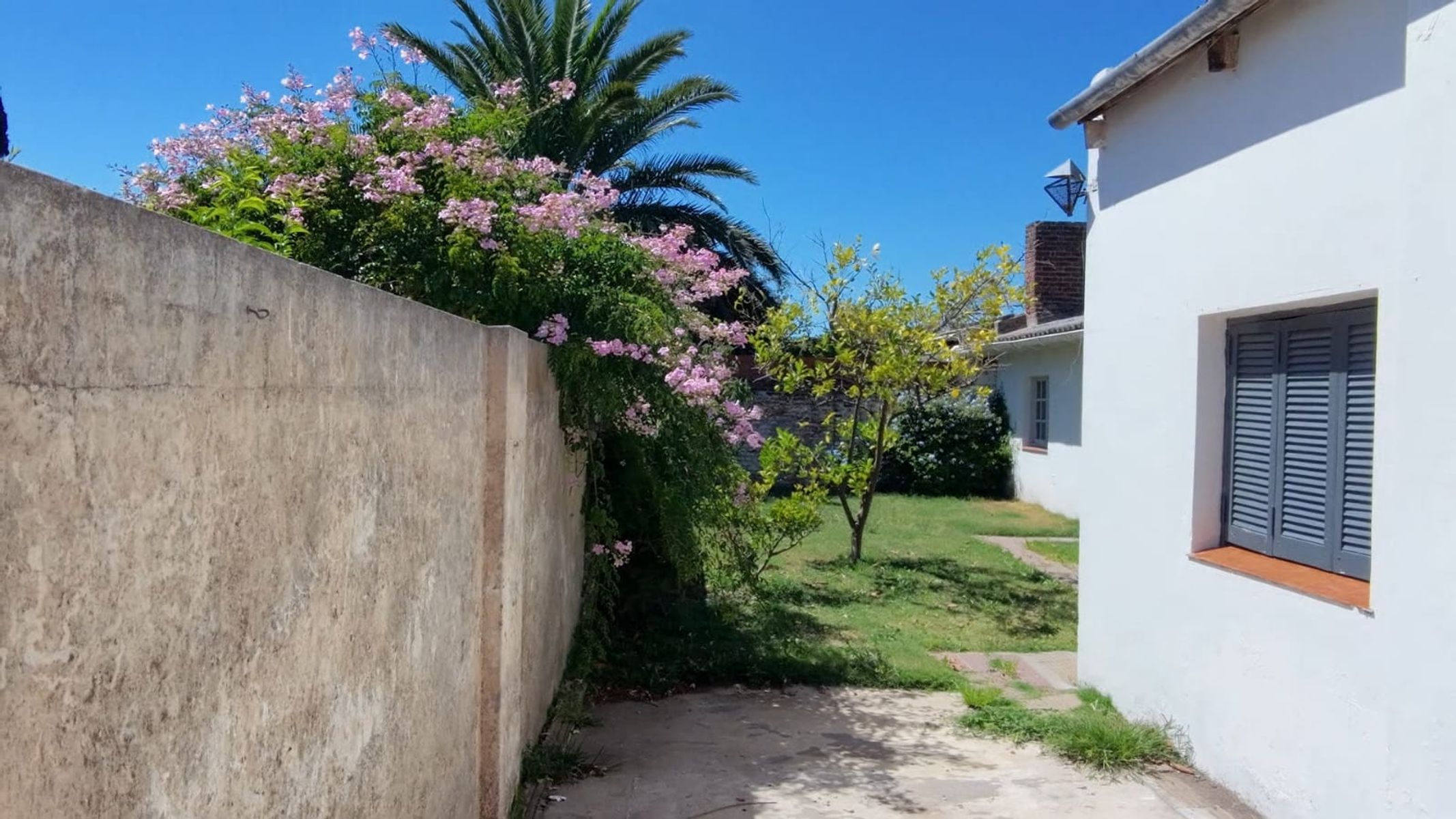 HERMOSA CASA CON 3 DORMITORIOS , A PASOS DEL CENTRO - 5