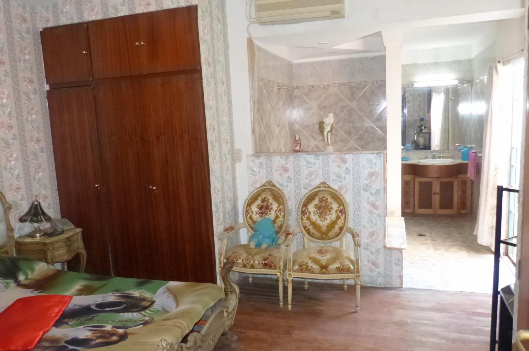 EXCELENTE CASA DE 6 AMBIENTES CON INMEJORABLE UBICACION. GRAN OPORTUNIDAD - 3