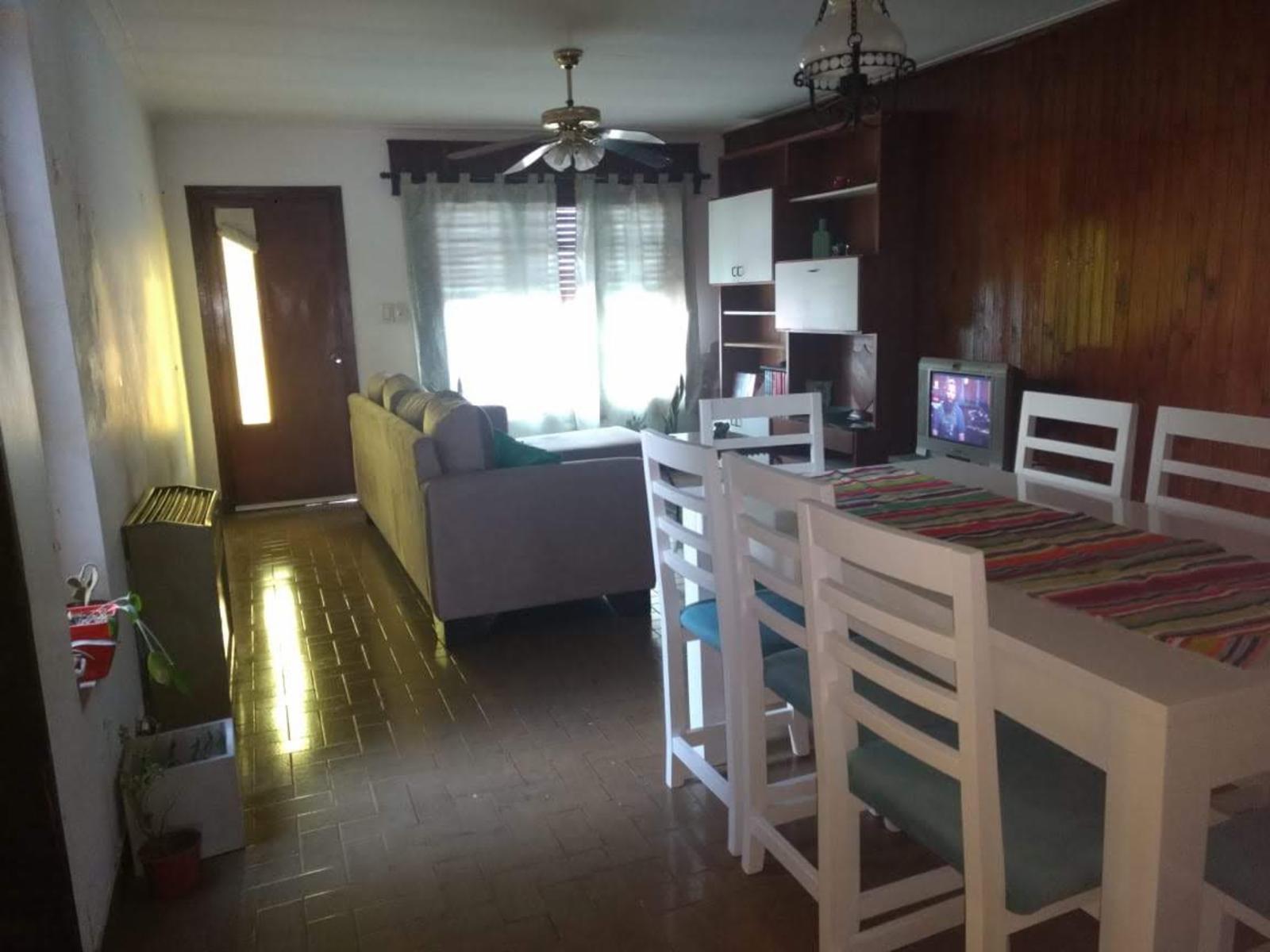 CASA 2 DORMITORIOS, BUENA UBICACIÓN, GRAN TERRENO - 10