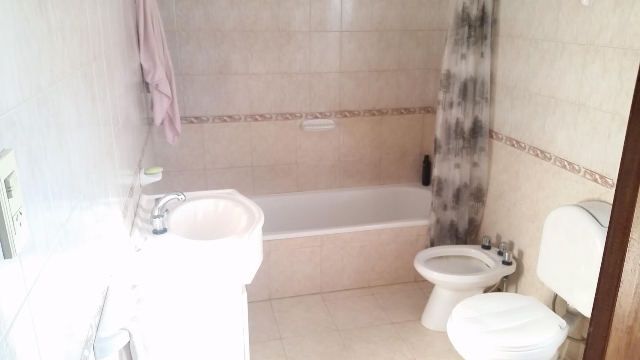 HERMOSA CASA EN VENTA DE 3 DORMITORIOS - 1