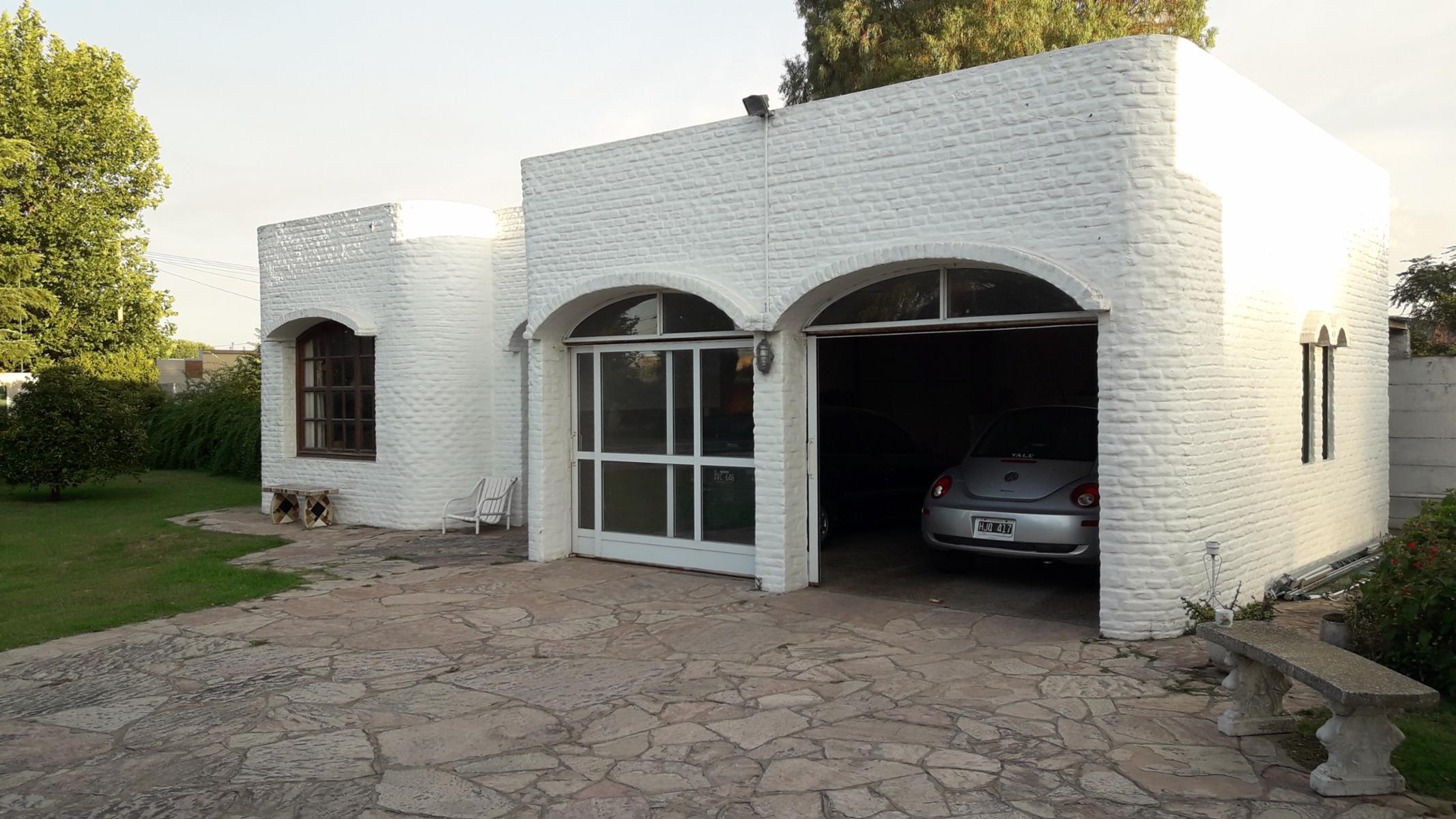CASA QUINTA EN VENTA, GRAN PARQUE CON PILETA - 4