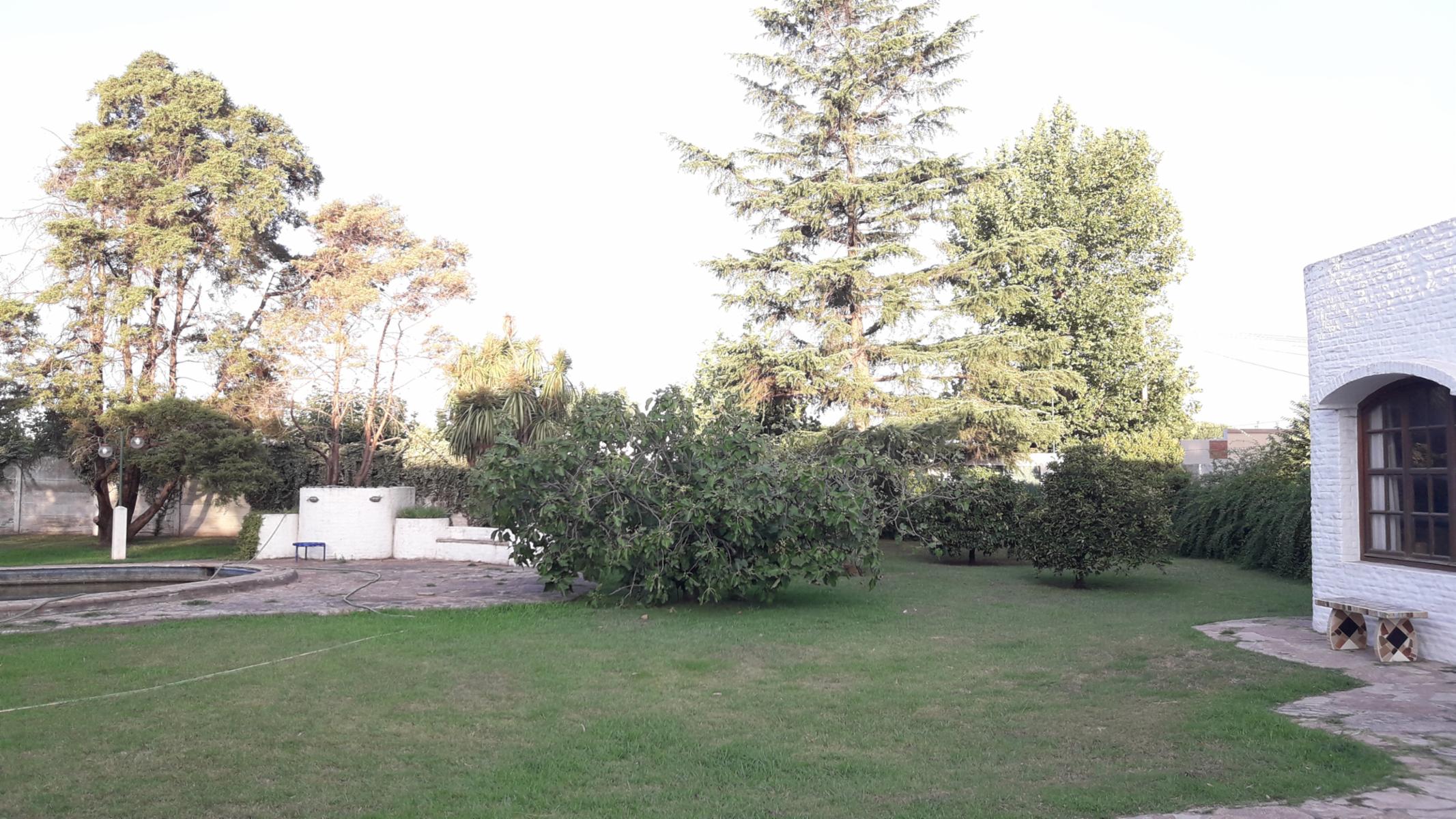 CASA QUINTA EN VENTA, GRAN PARQUE CON PILETA - 5