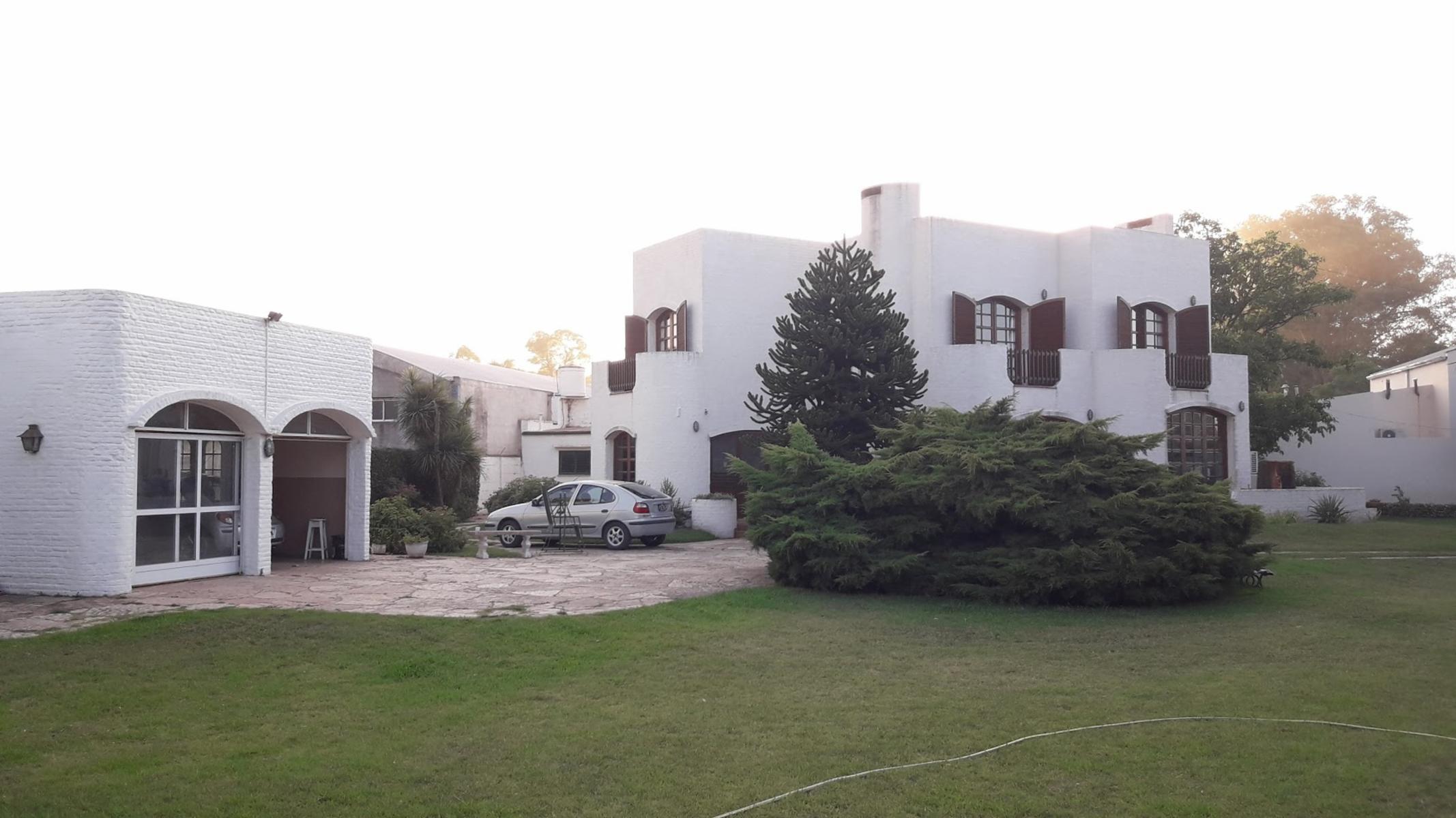 CASA QUINTA EN VENTA, GRAN PARQUE CON PILETA - 10