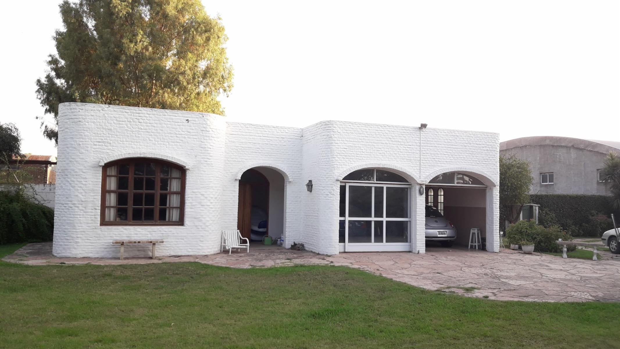 CASA QUINTA EN VENTA, GRAN PARQUE CON PILETA - 13