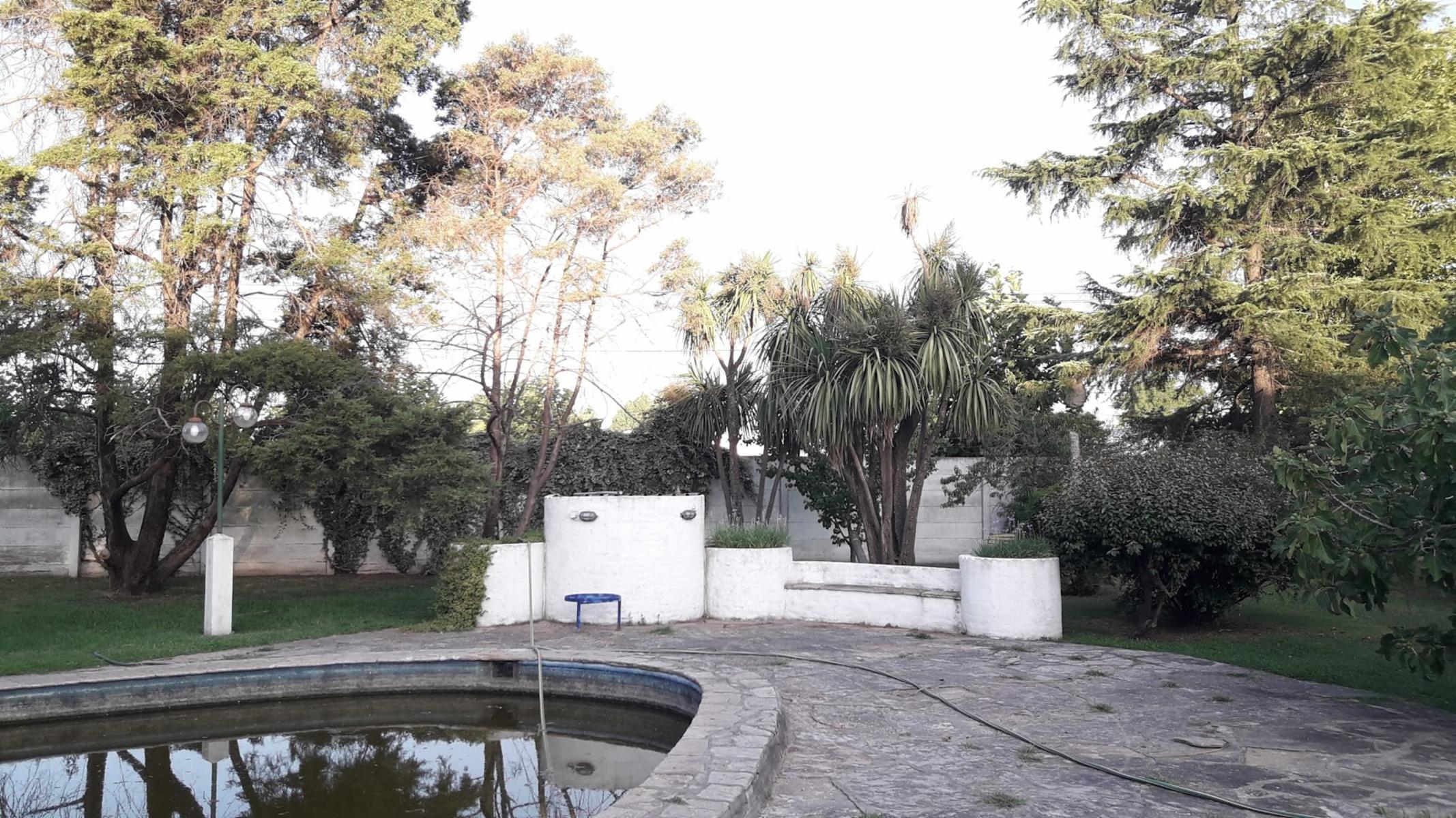 CASA QUINTA EN VENTA, GRAN PARQUE CON PILETA - 14