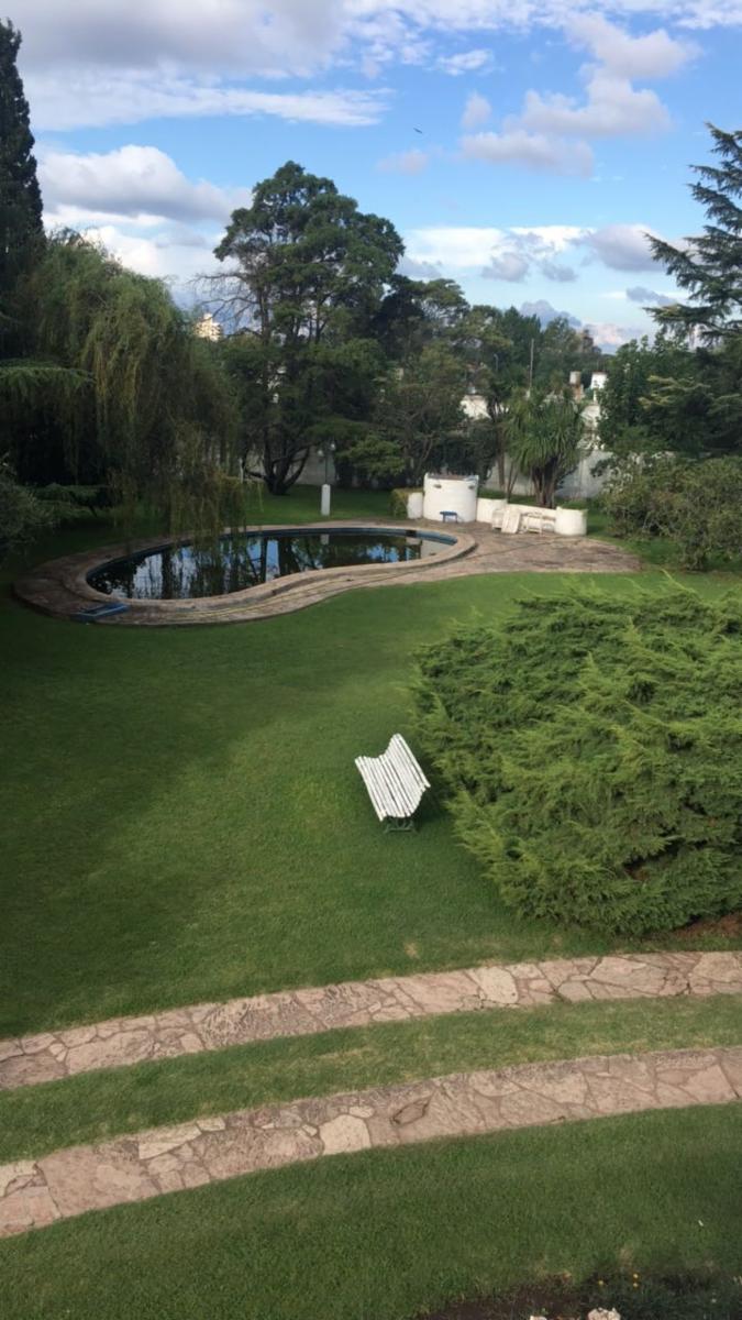CASA QUINTA EN VENTA, GRAN PARQUE CON PILETA - 33