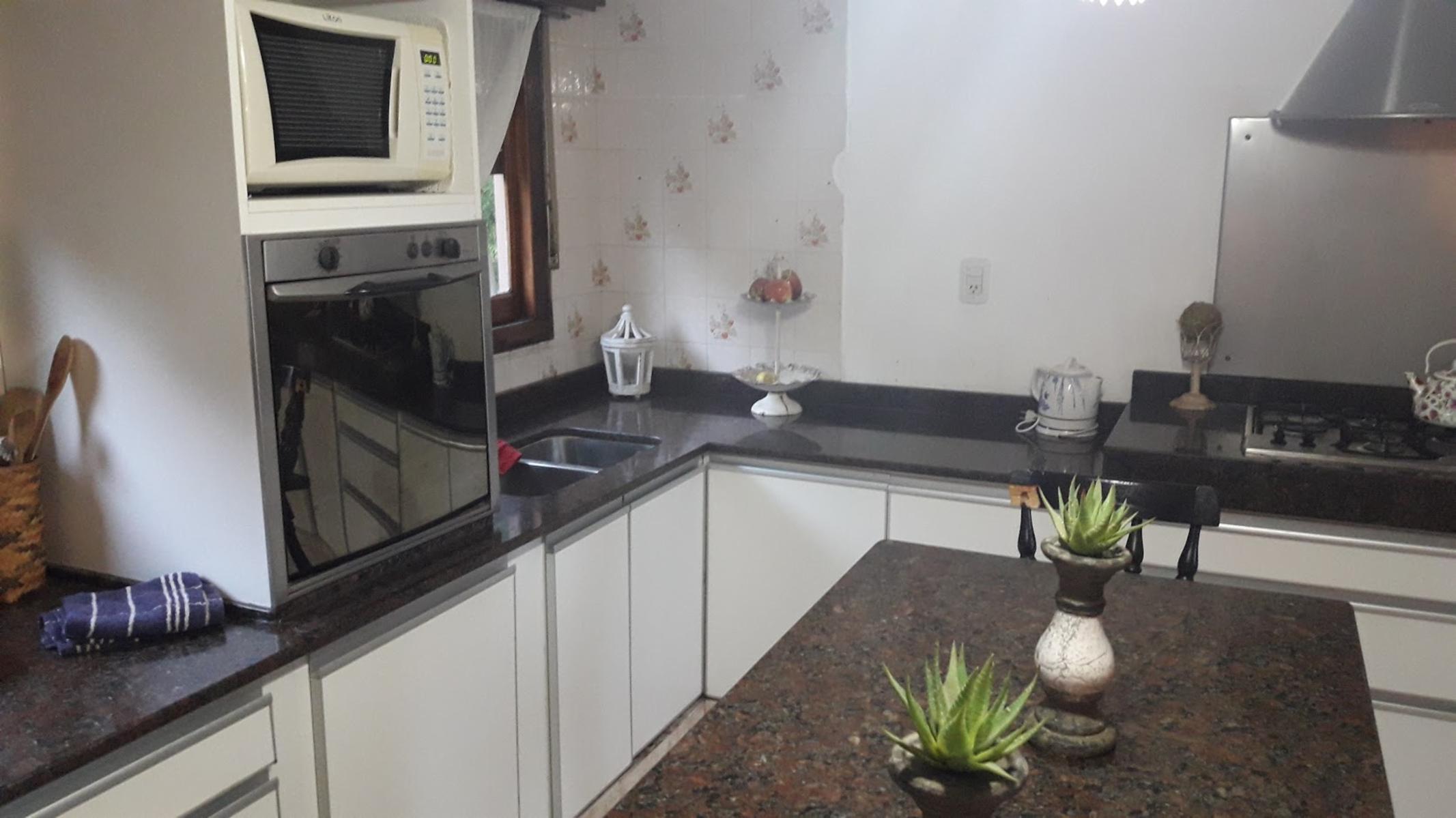 VENTA DE CASA CÉNTRICA CON LOCAL. - 3