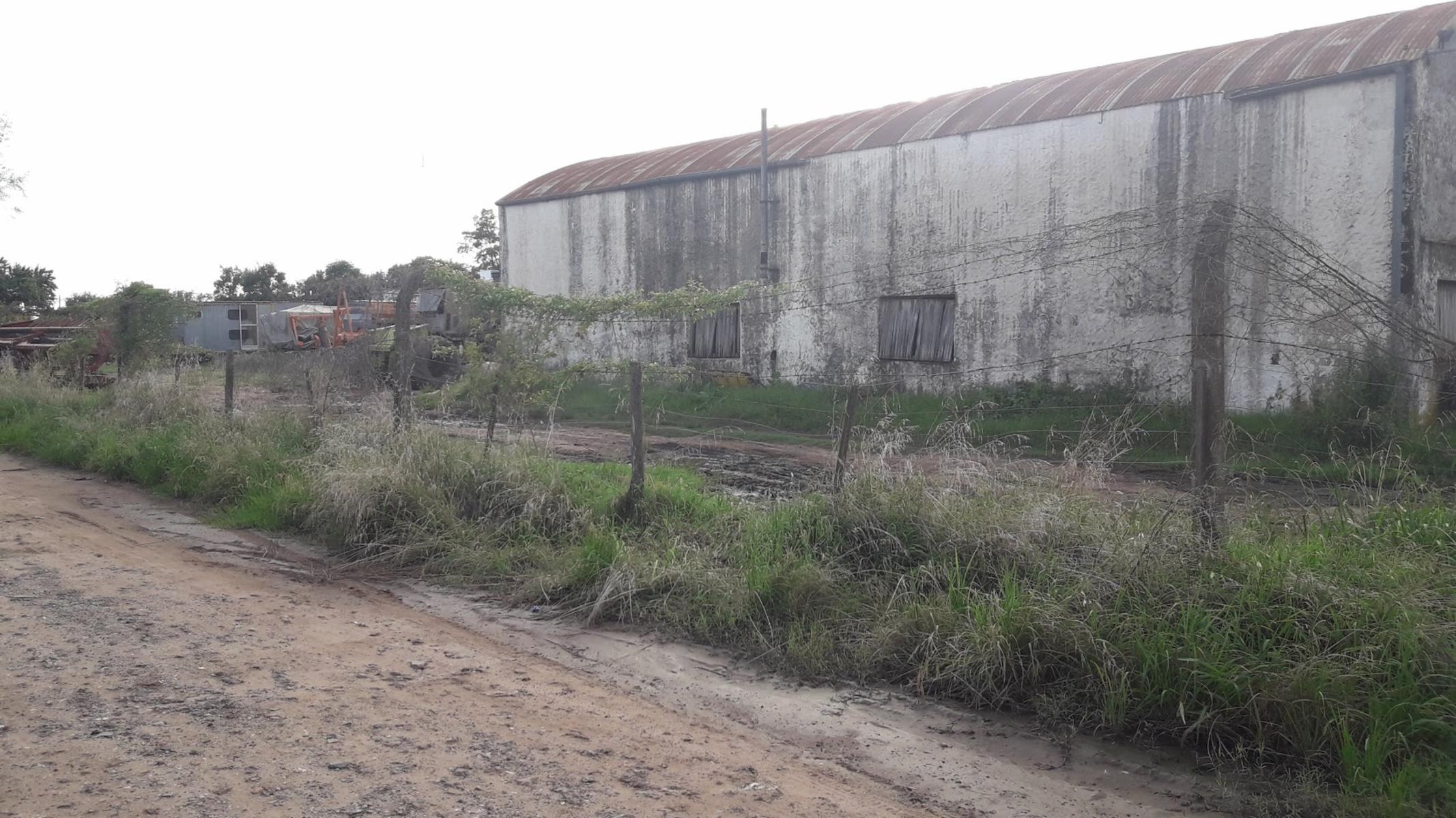 GALPON DE 10 X 20 MTS. CON GRAN TERRENO DE 40 X 86 MTS. EN BARRIO LAS NAZARENAS - 7