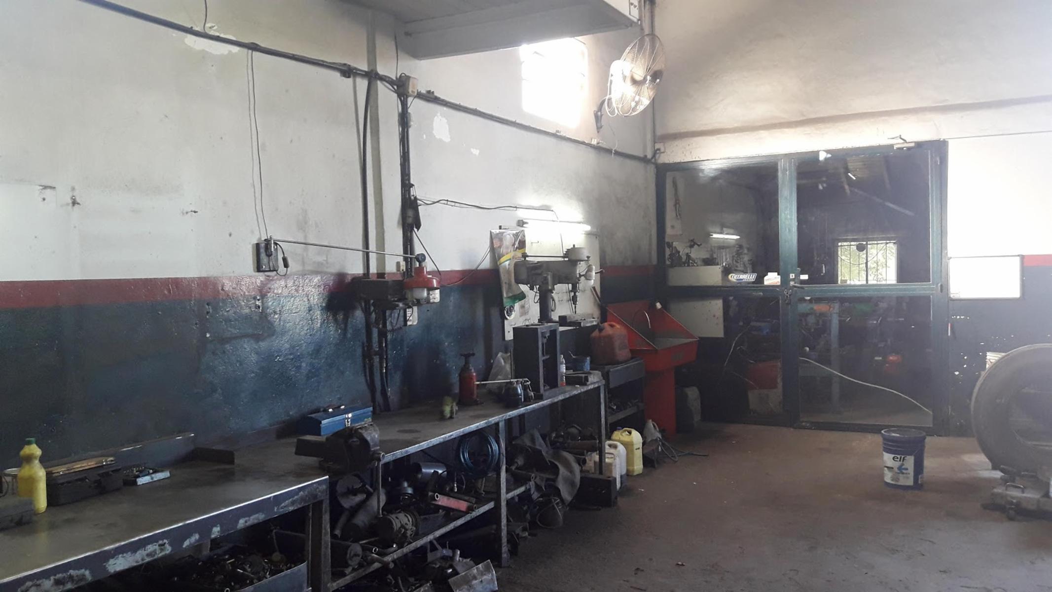 ALQUILER GALPON EN AV. CHACABUCO - 2