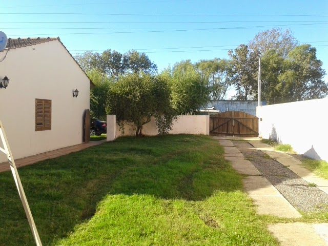 VENTA DE TERRENO CON QUINCHO, LOTE DE 10 X 33 mts. EN CARLOS CASARES - 4