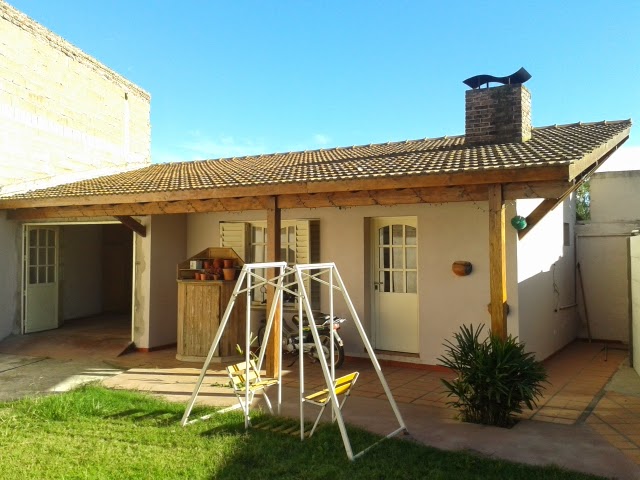 VENTA DE TERRENO CON QUINCHO, LOTE DE 10 X 33 mts. EN CARLOS CASARES - 7