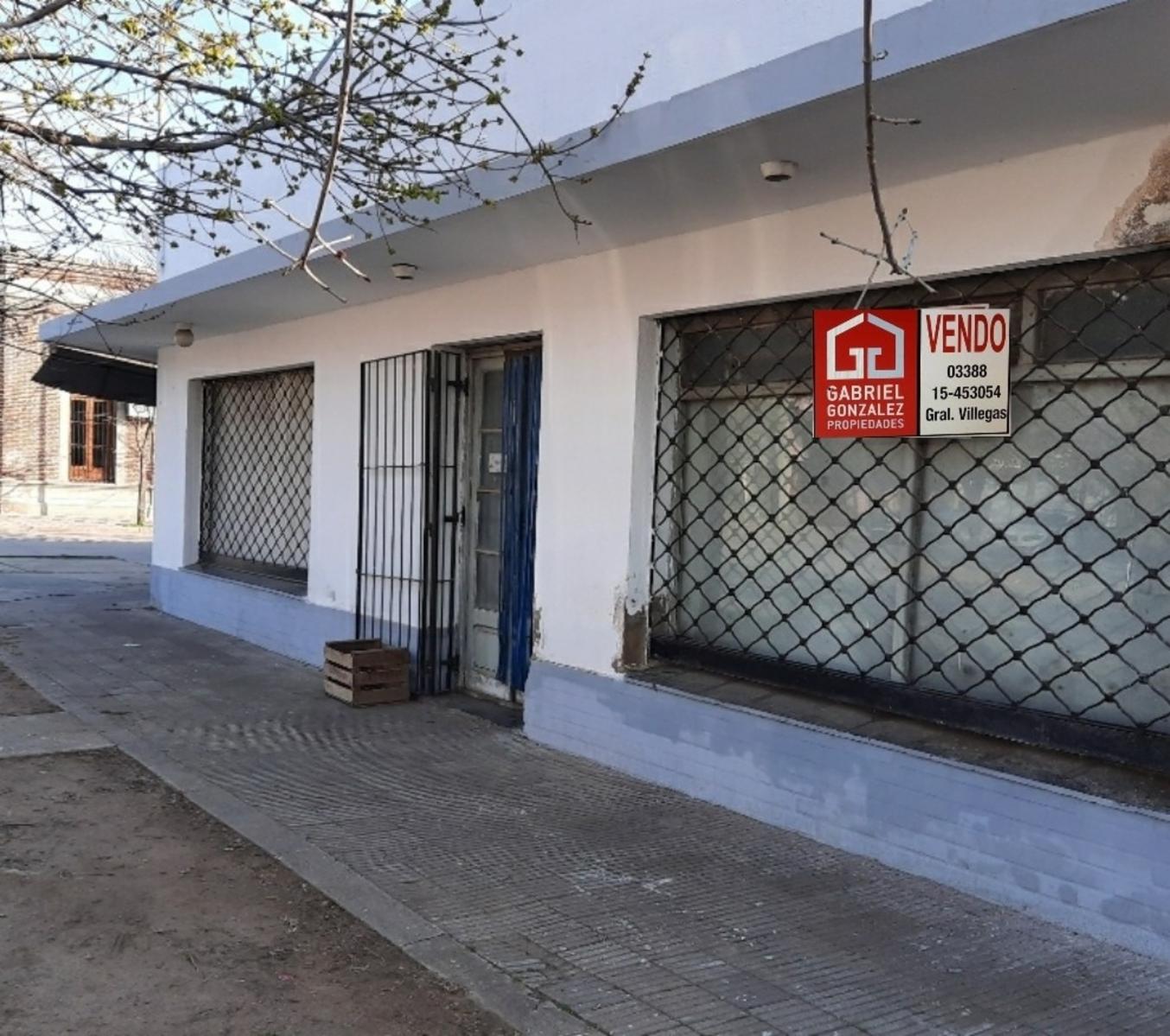 Excelente propiedad. Dos casas. Mas local comercial. - 2