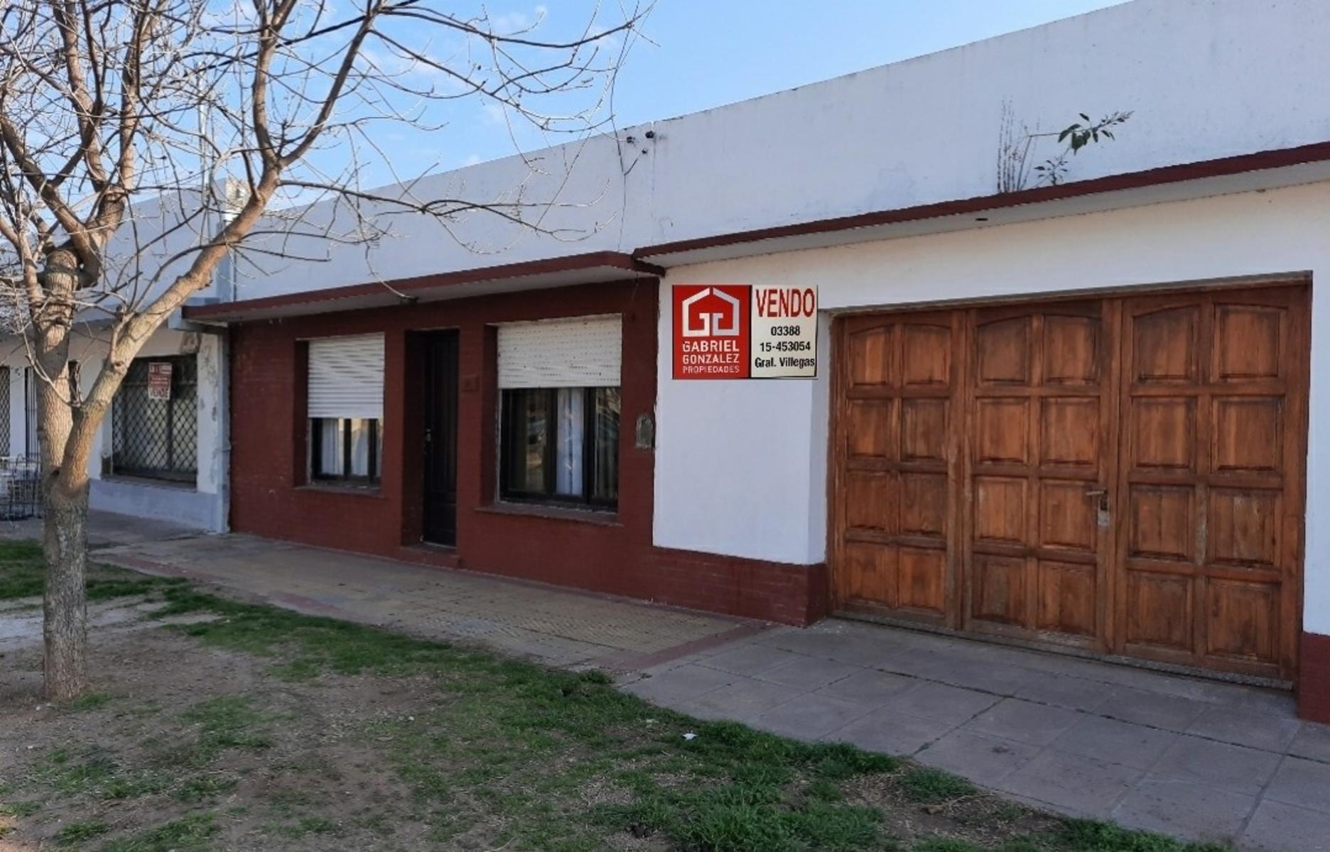 Excelente propiedad. Dos casas. Mas local comercial. - 3