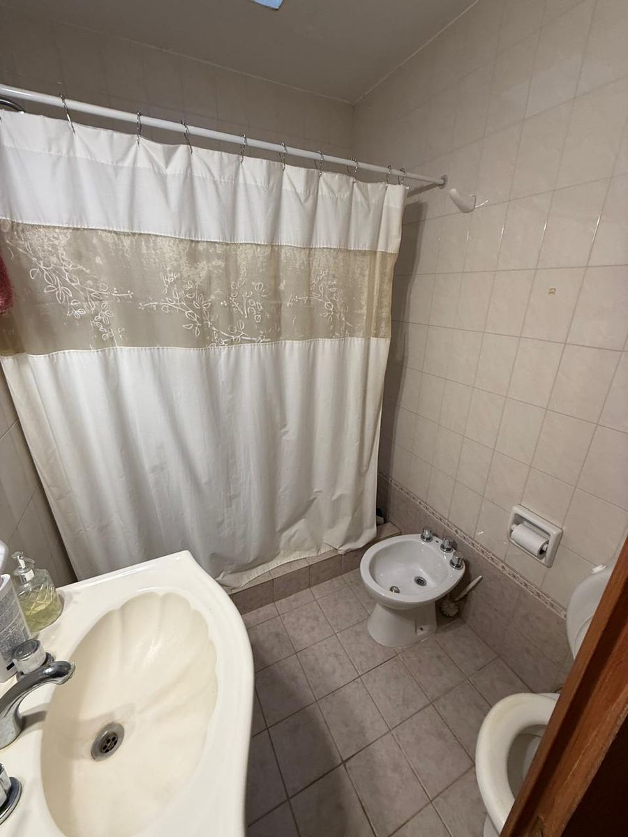 Casa de 4 dormitorios. Moderna construcción. — foto 2