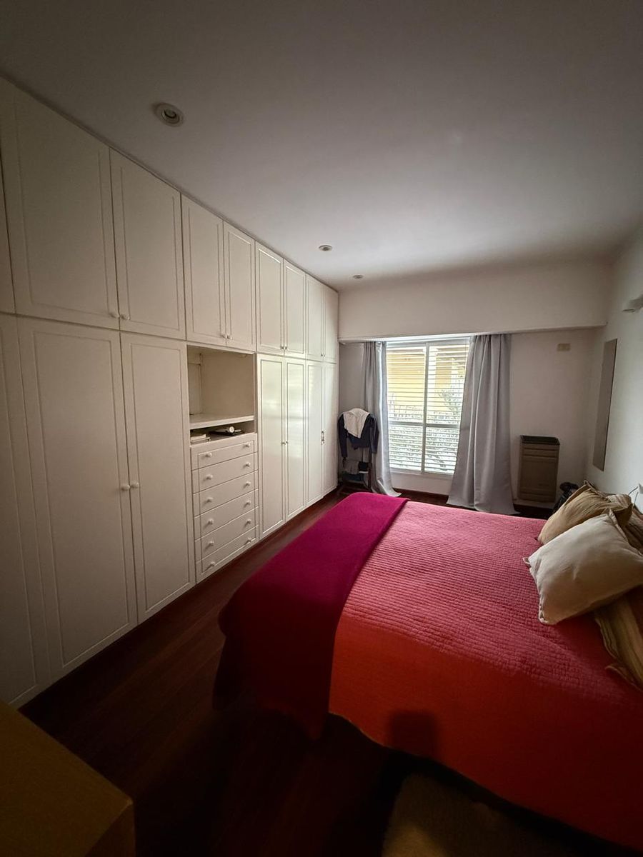 Casa de 4 dormitorios. Moderna construcción. — foto 10
