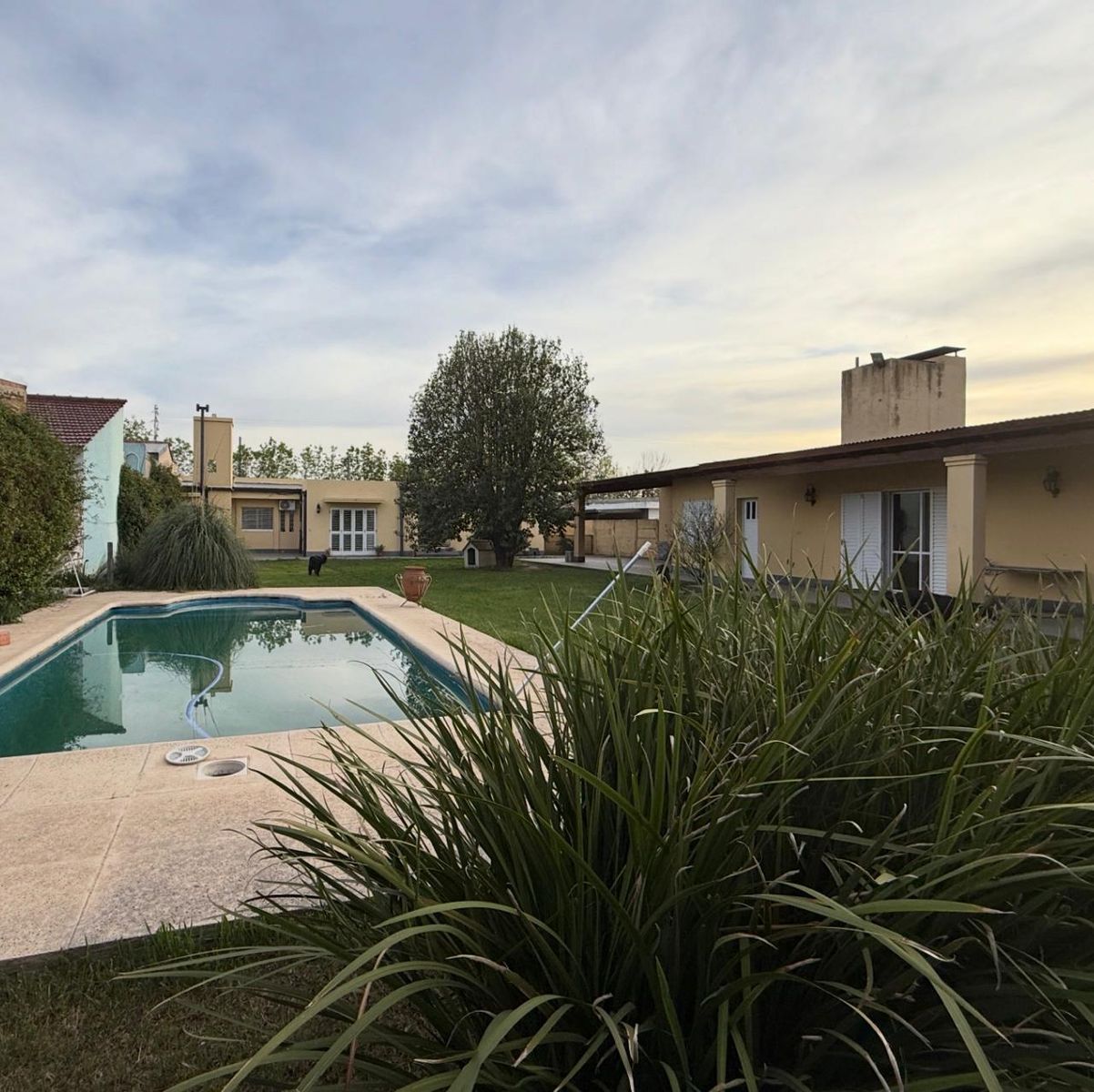 Casa de 4 dormitorios. Moderna construcción. — foto 11