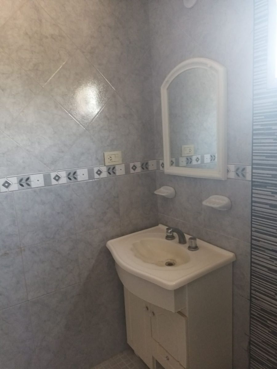 Casa de Dos dormitorios. Servicios — foto 2