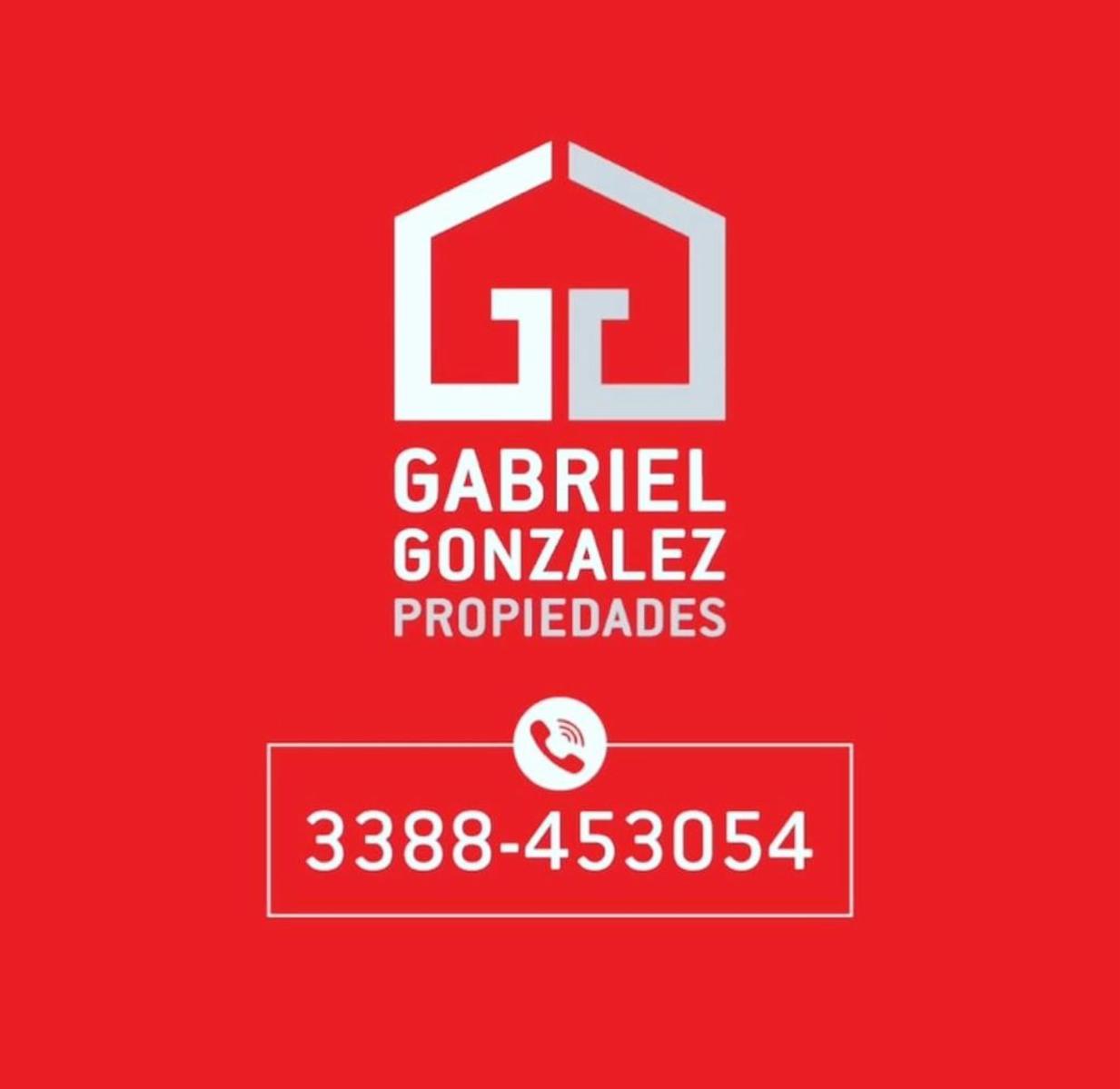 Casa a reciclar. Todos los servicios. Lote de 15.5x25.