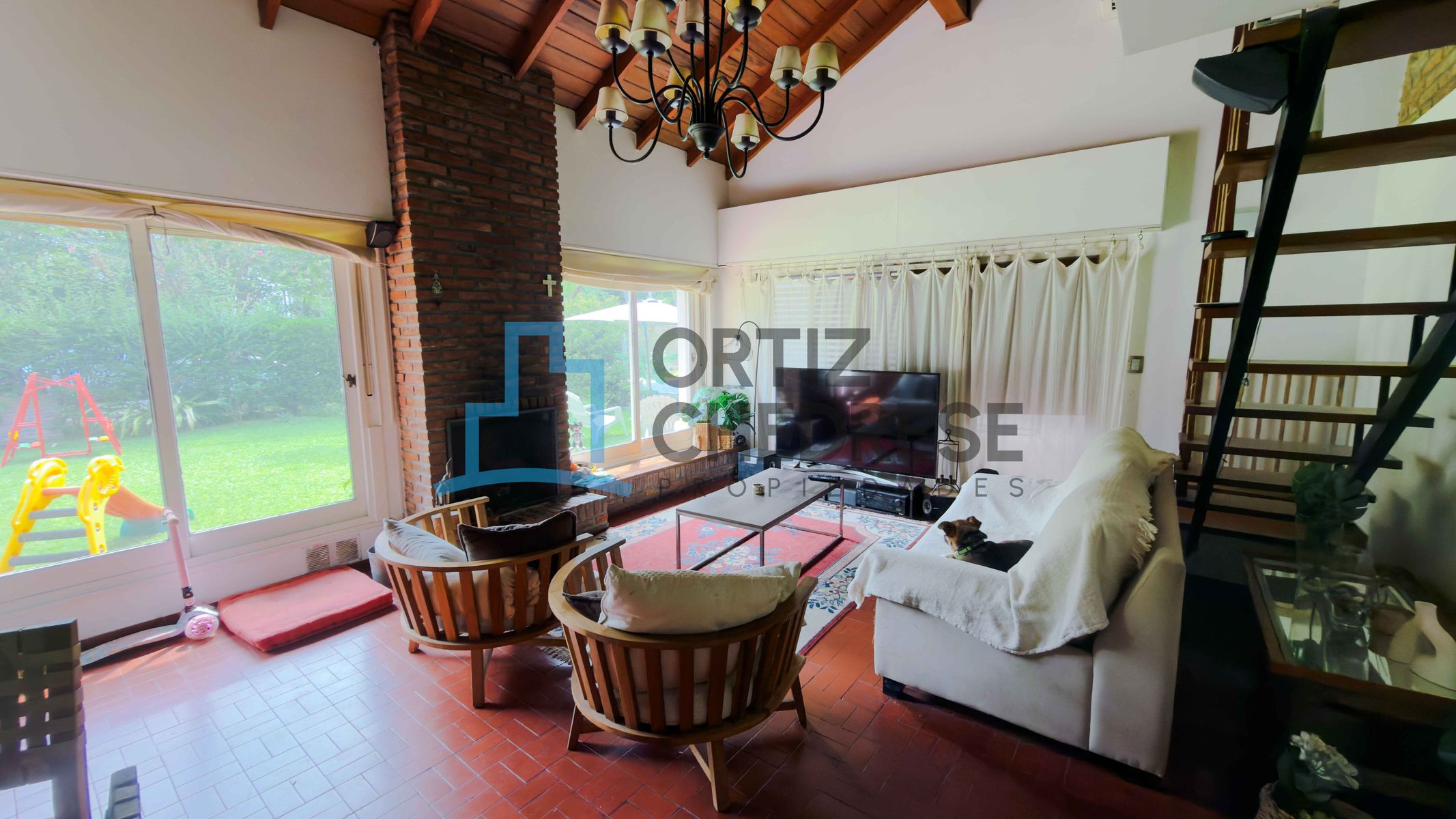 Rector Vicente López 1804 - Casa de 6 ambientes con jardín y pileta -Club Cuba - Villa de Mayo