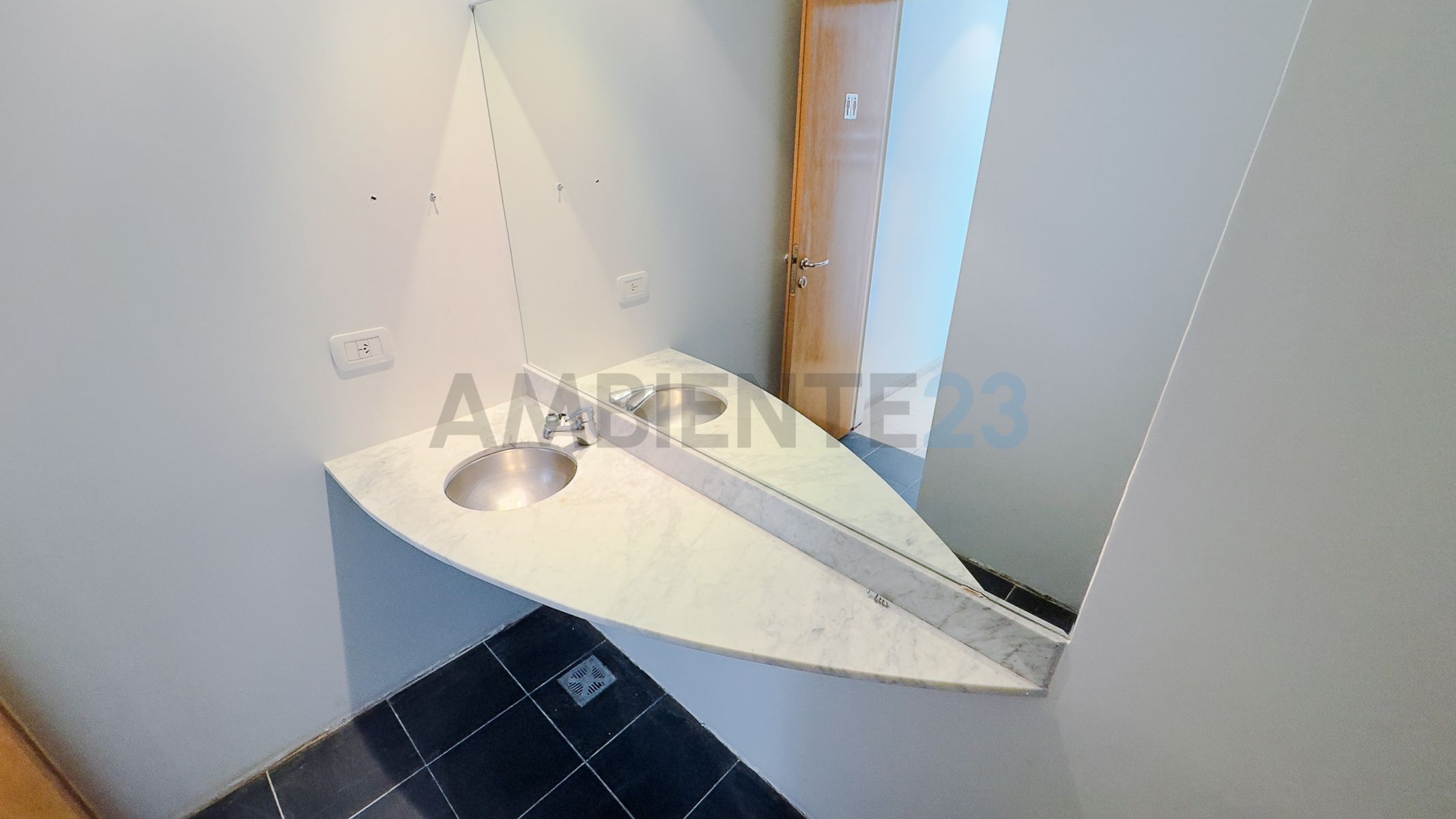 Piso de oficinas en alquiler en Palermo - 140m2 + 2 cocheras - 35