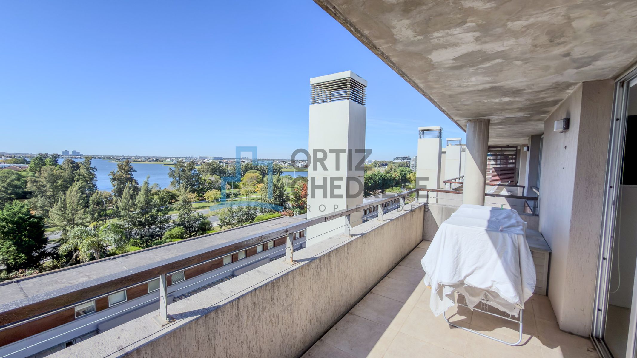 Barrio El Palmar - Departamento Penthouse de 4 ambientes con pileta y cochera - Nordelta - 30